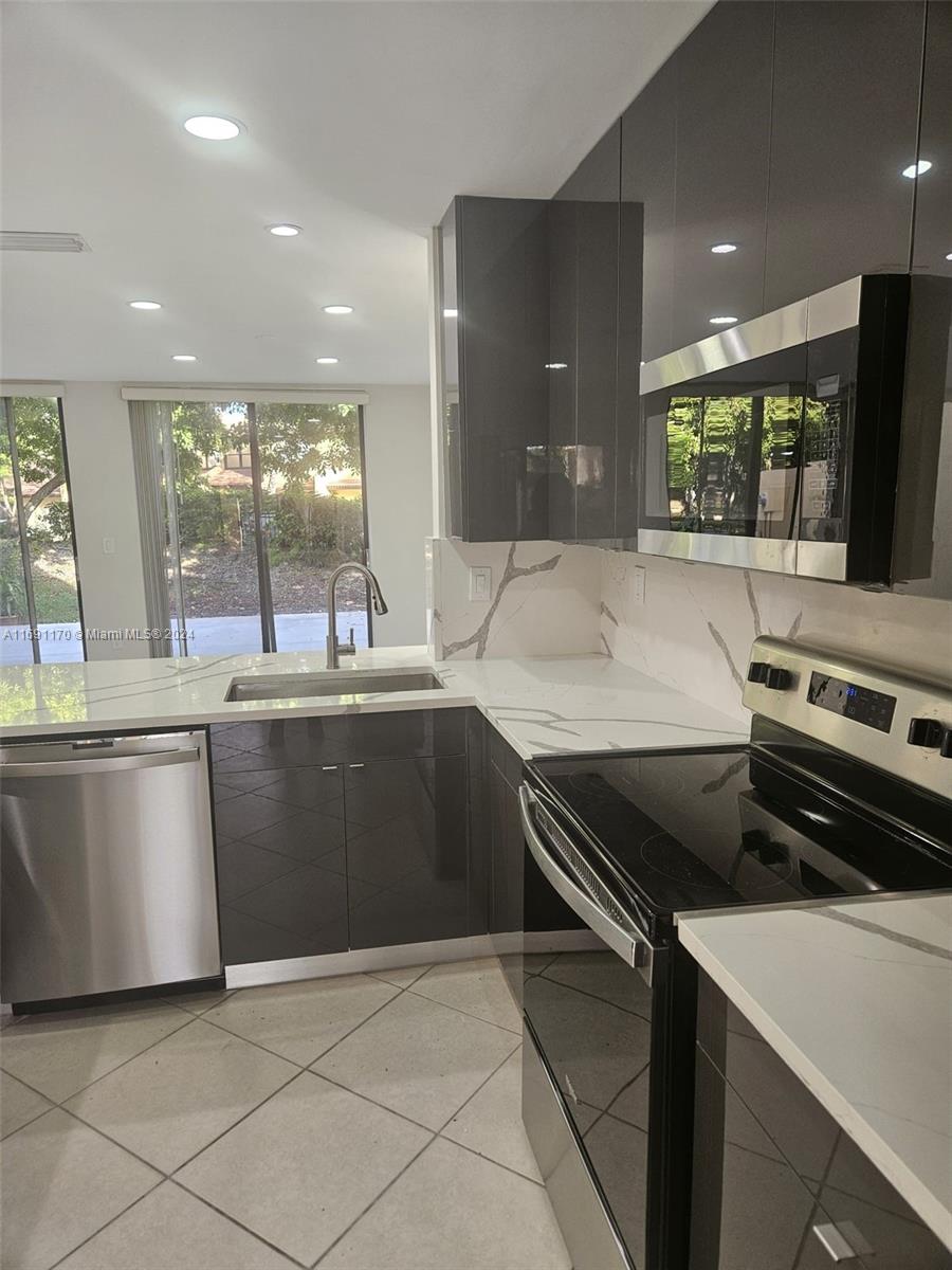 3985 Adra Ave # 55 Unit: E-55