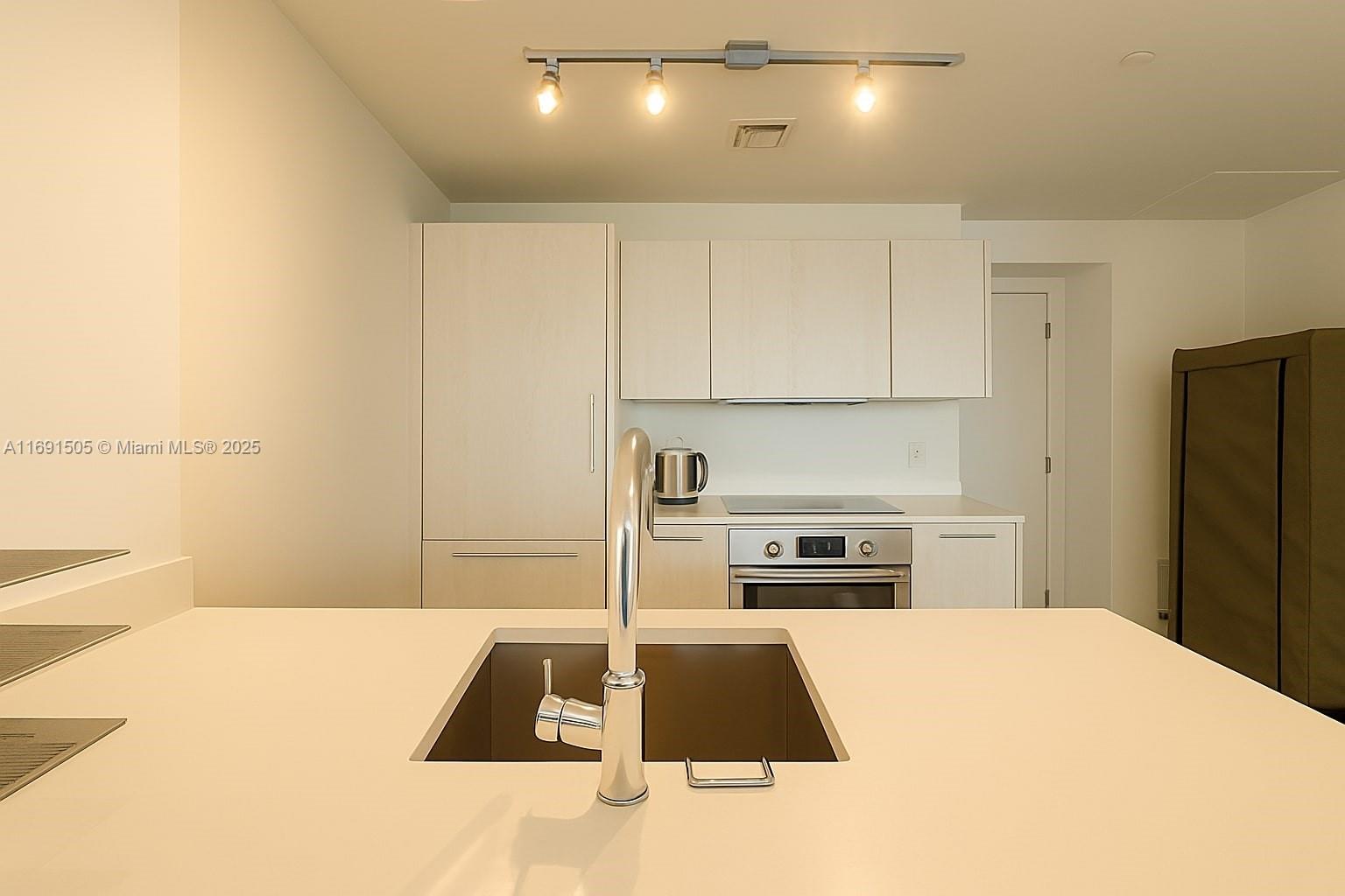 501 NE 31st St # 1204