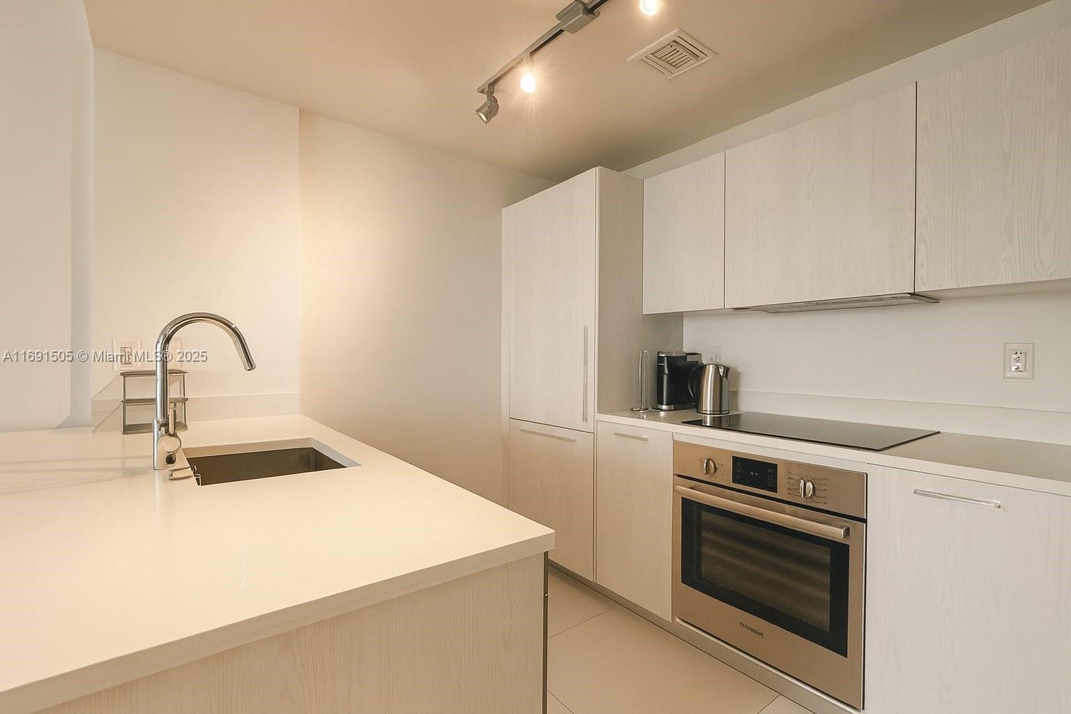 501 NE 31st St # 1204