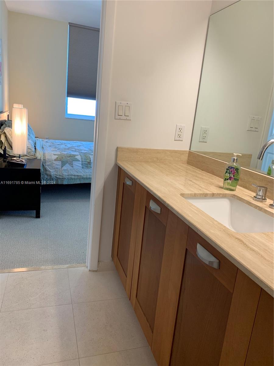 186 SE 12th Ter # 1501