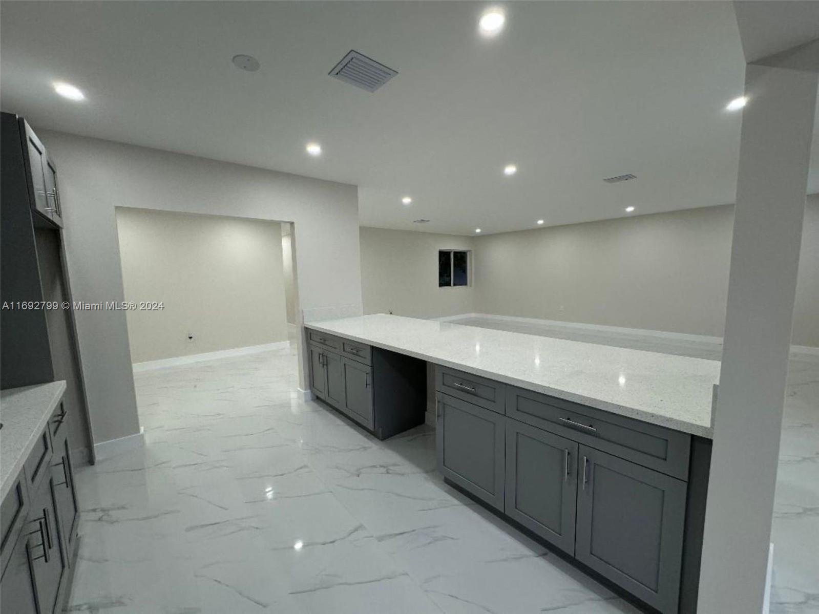 230 NW 33rd Ter