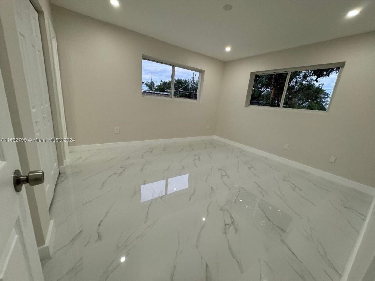 230 NW 33rd Ter