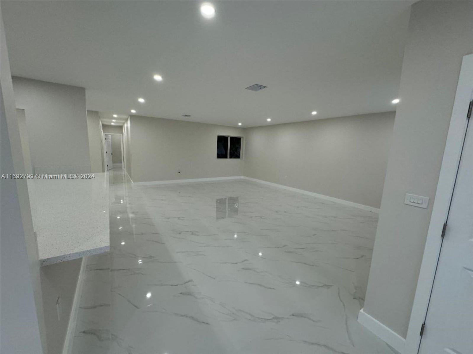 230 NW 33rd Ter