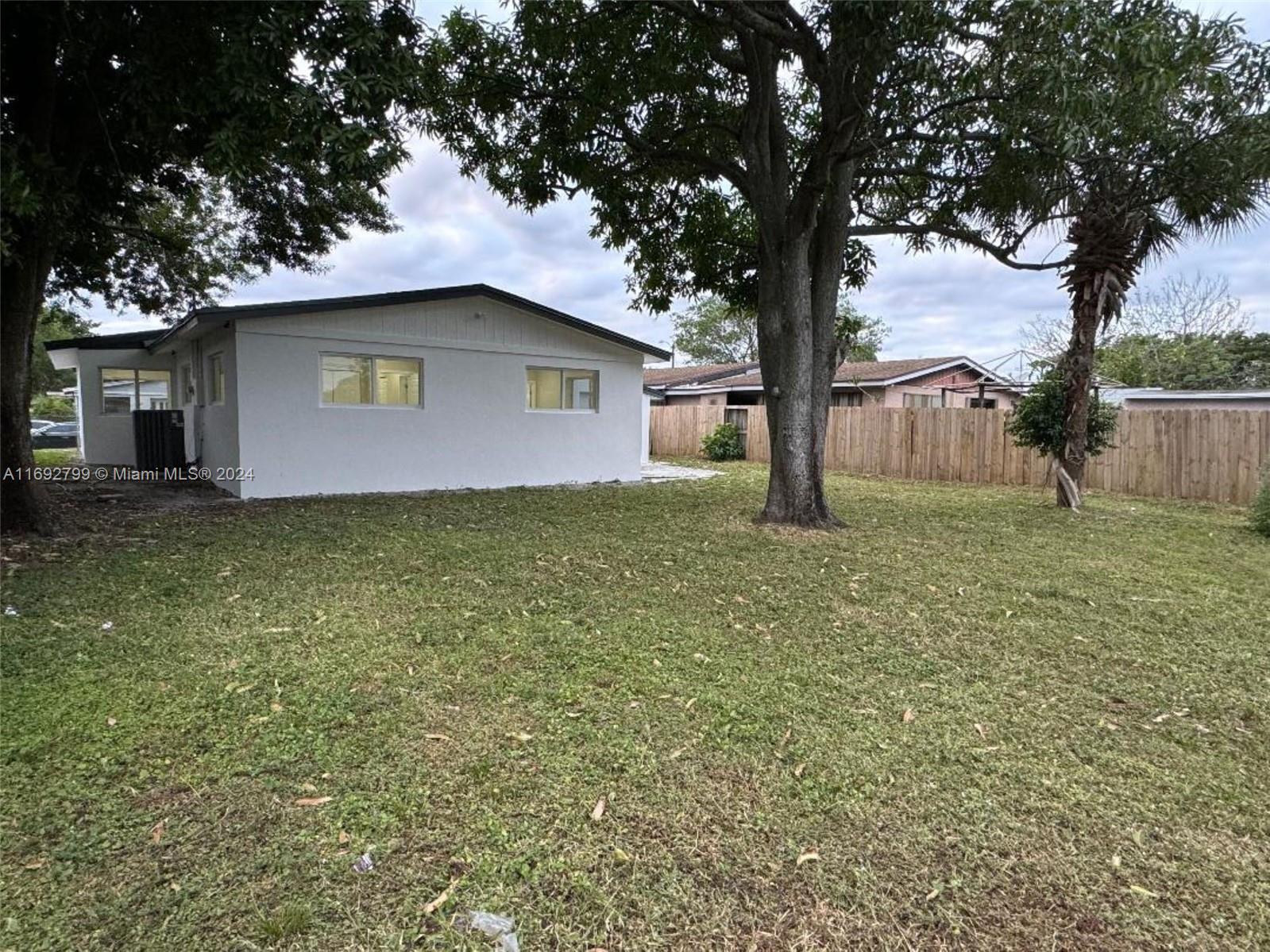 230 NW 33rd Ter