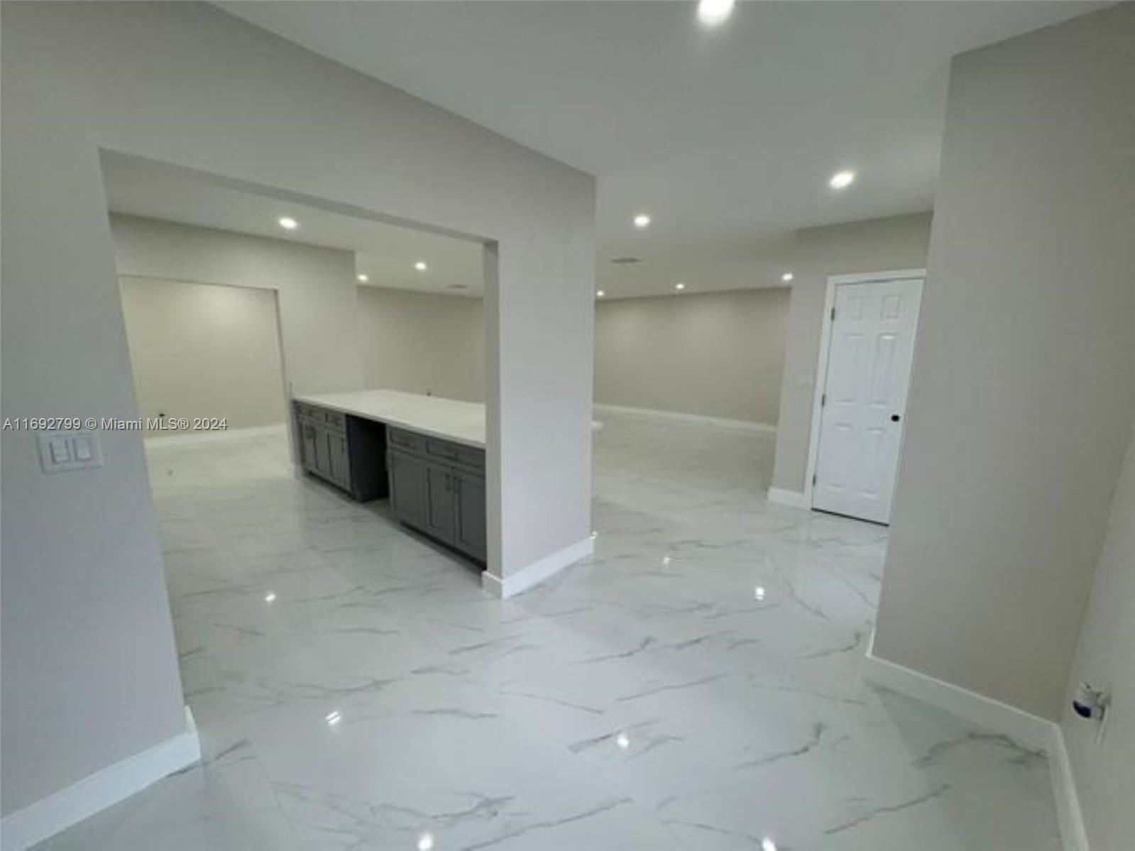 230 NW 33rd Ter