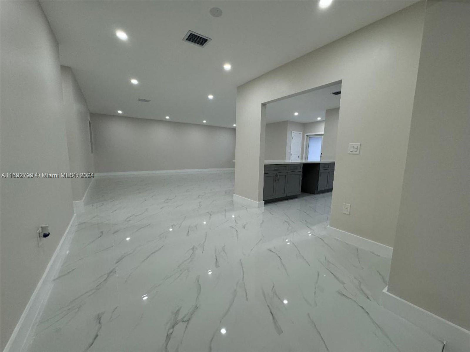 230 NW 33rd Ter