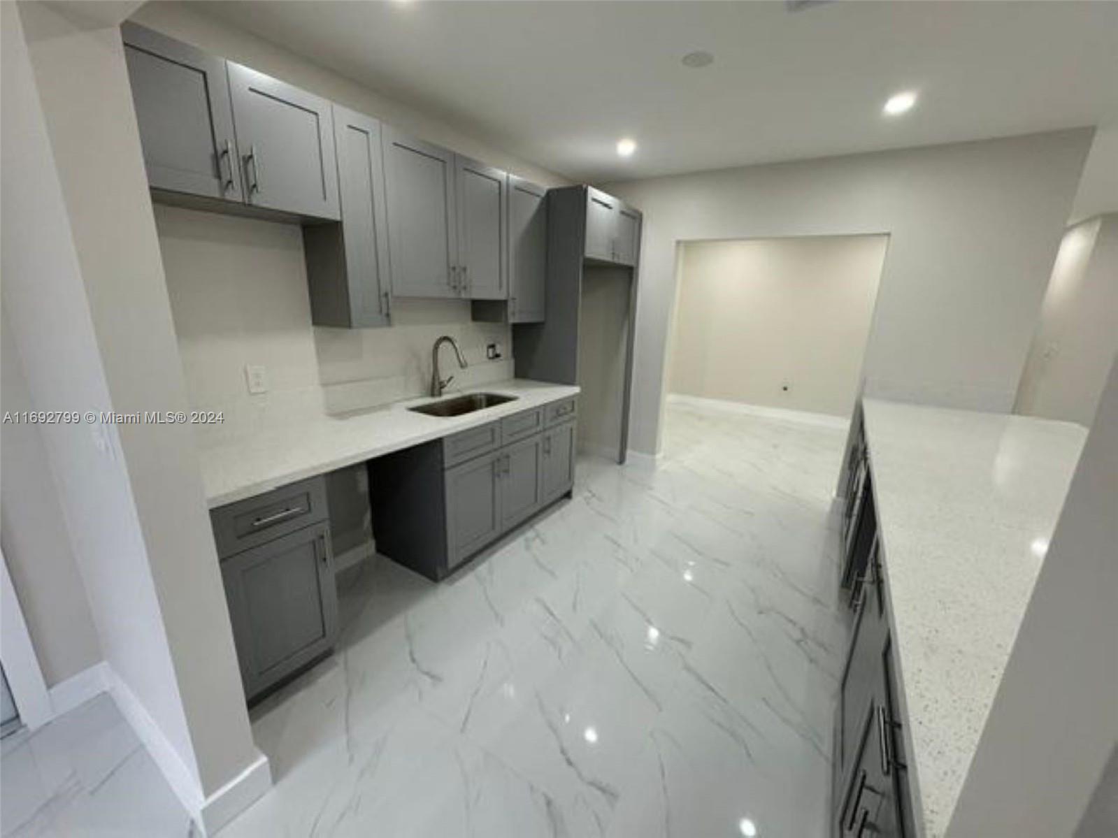 230 NW 33rd Ter