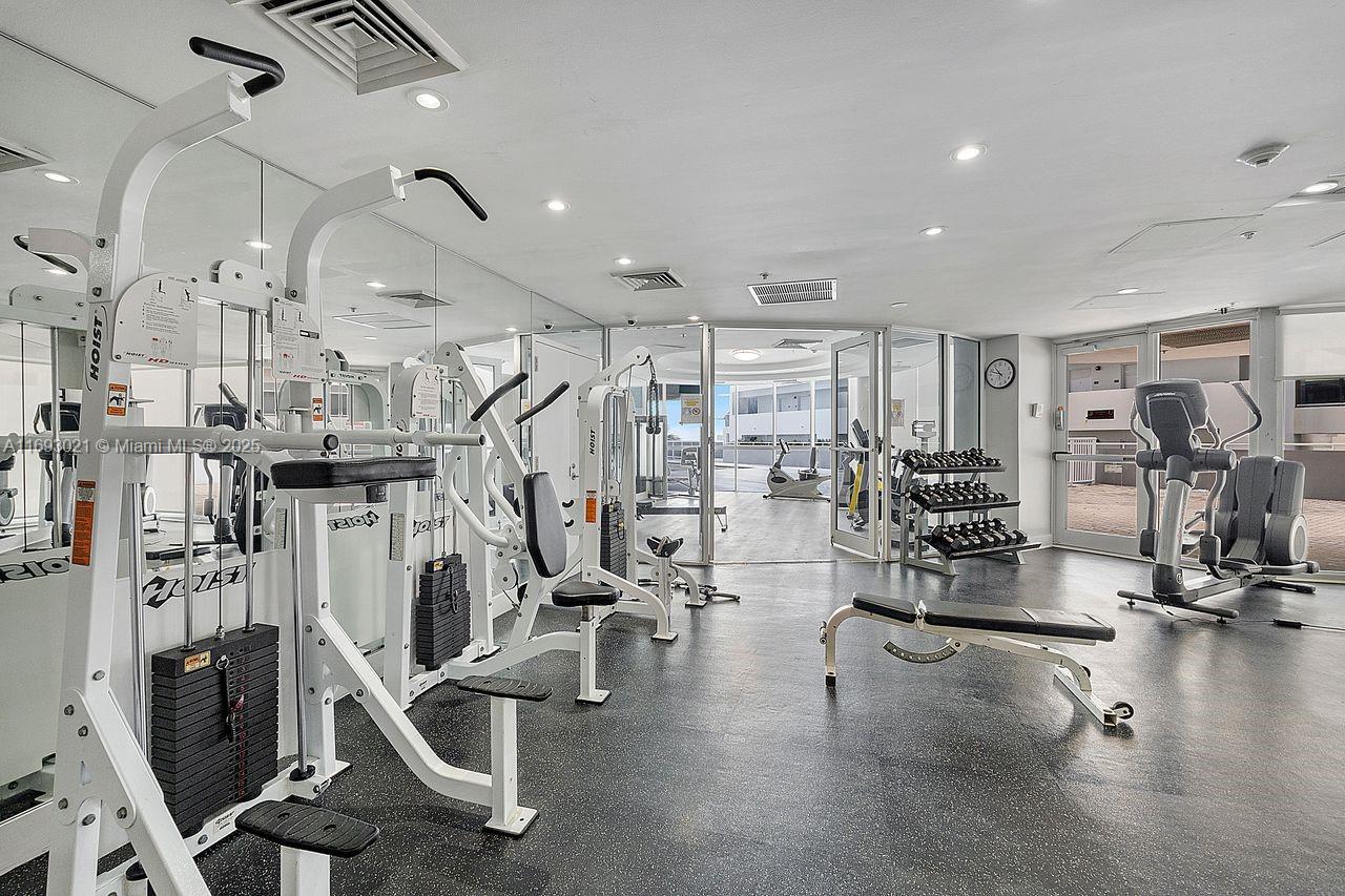 6301 Collins Ave # 1508