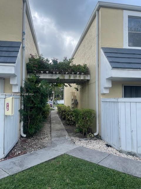 4550 SW 68th Ct Cir # 8 Unit: 52-8