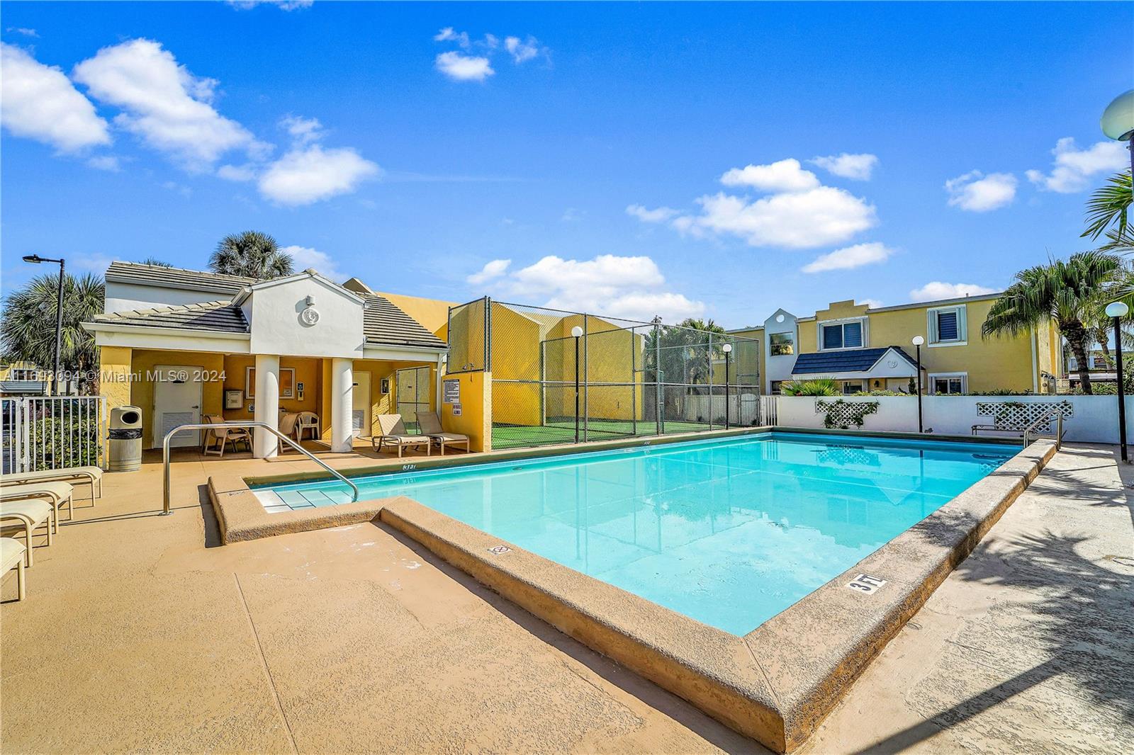 4550 SW 68th Ct Cir # 8 Unit: 52-8