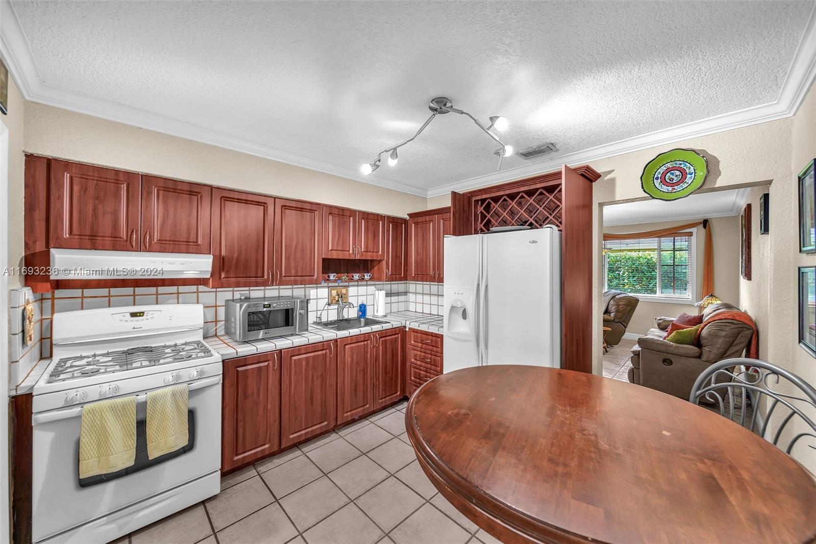 3501 SW 89th Ave