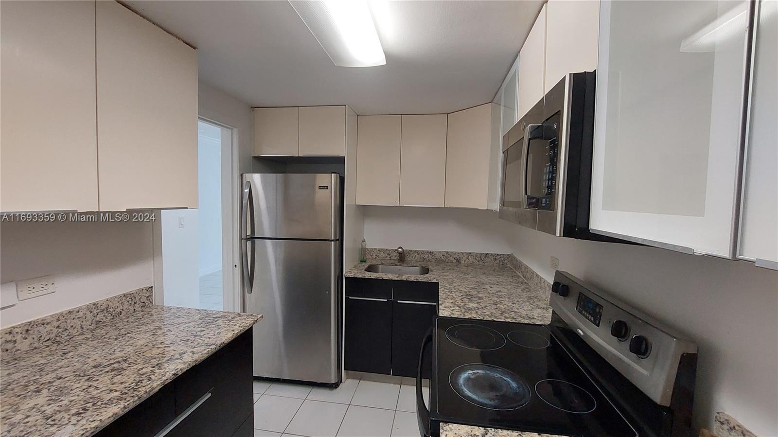 999 Brickell Bay Dr # 706