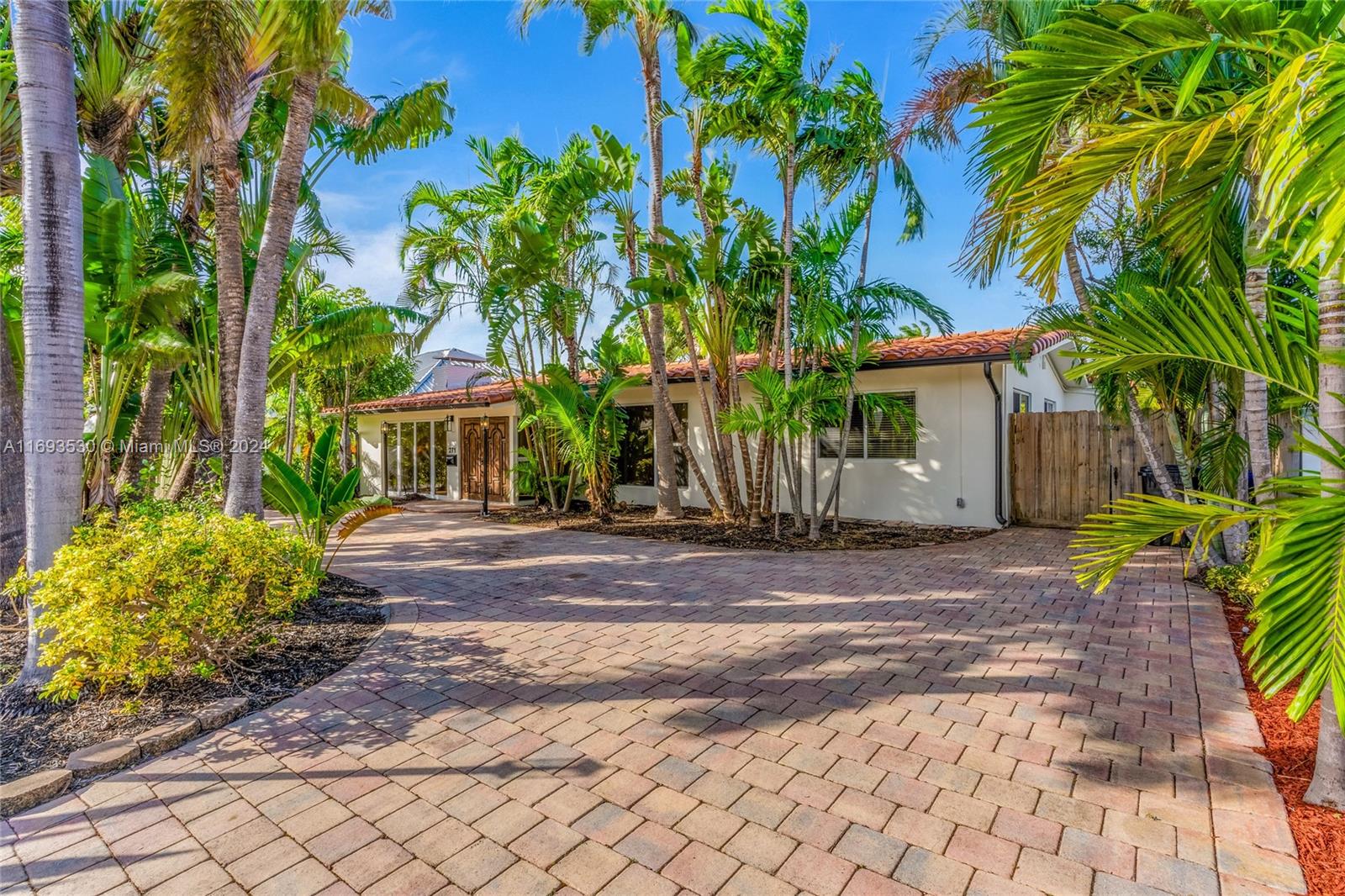 271 Capri Ave