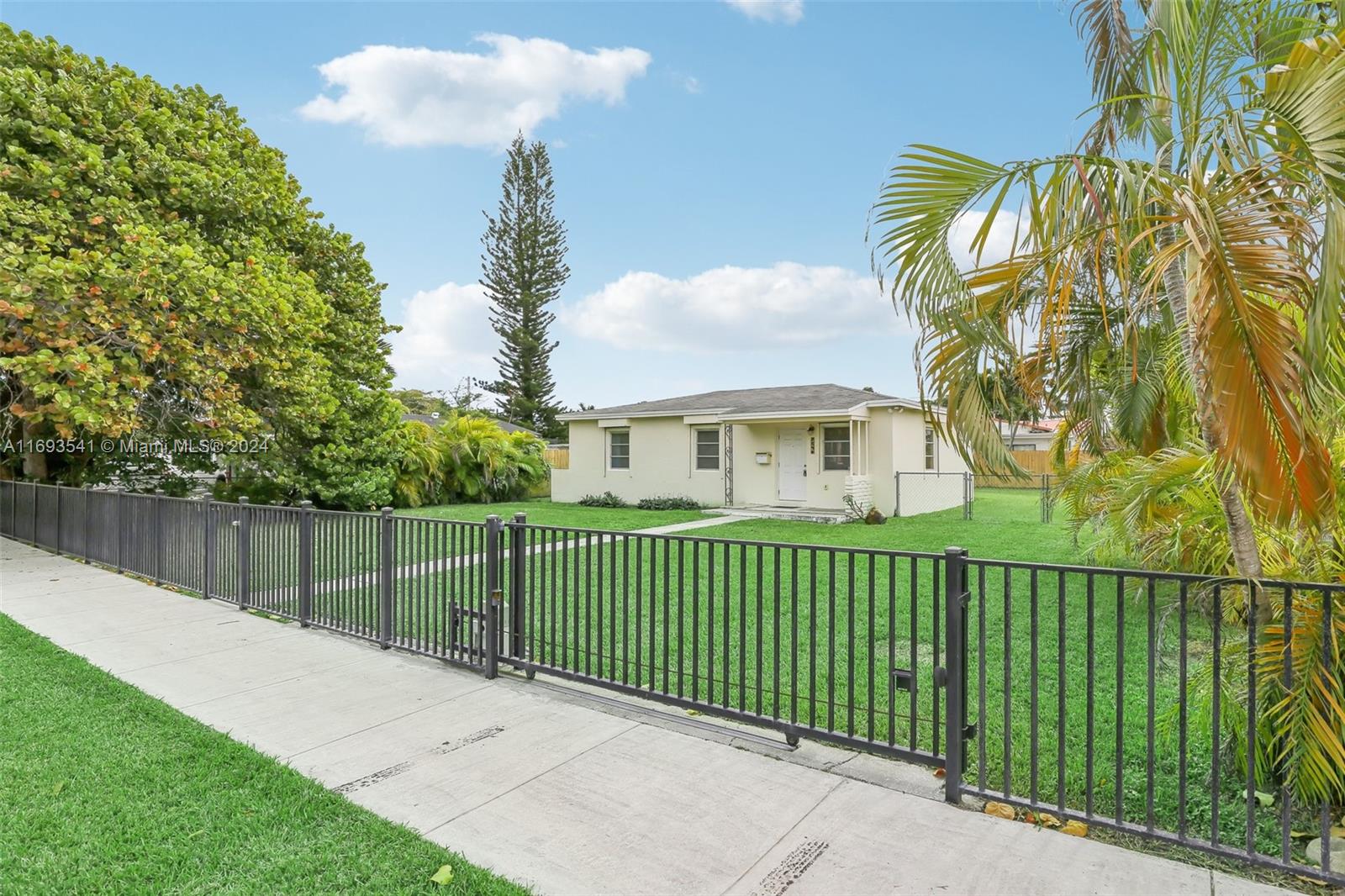 7540 SW 37th St