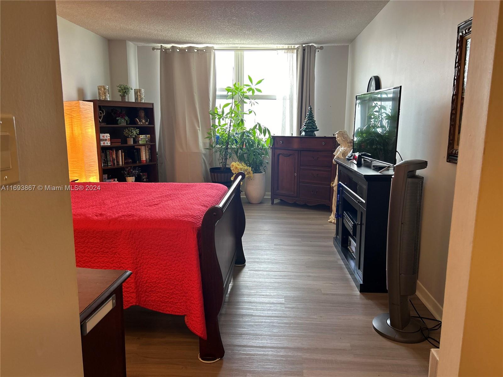 2801 NE 183rd St # 1903W