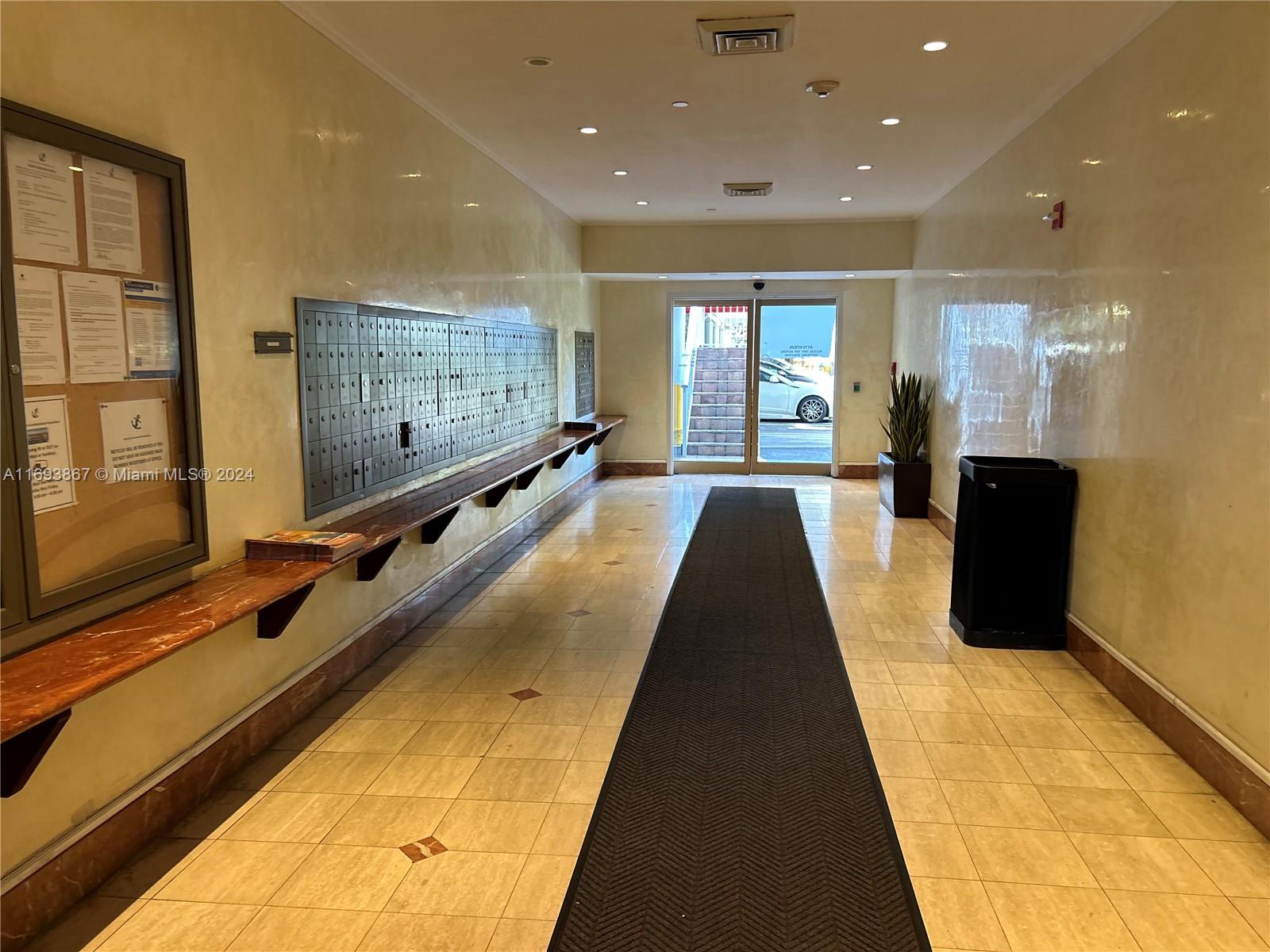 2801 NE 183rd St # 1903W