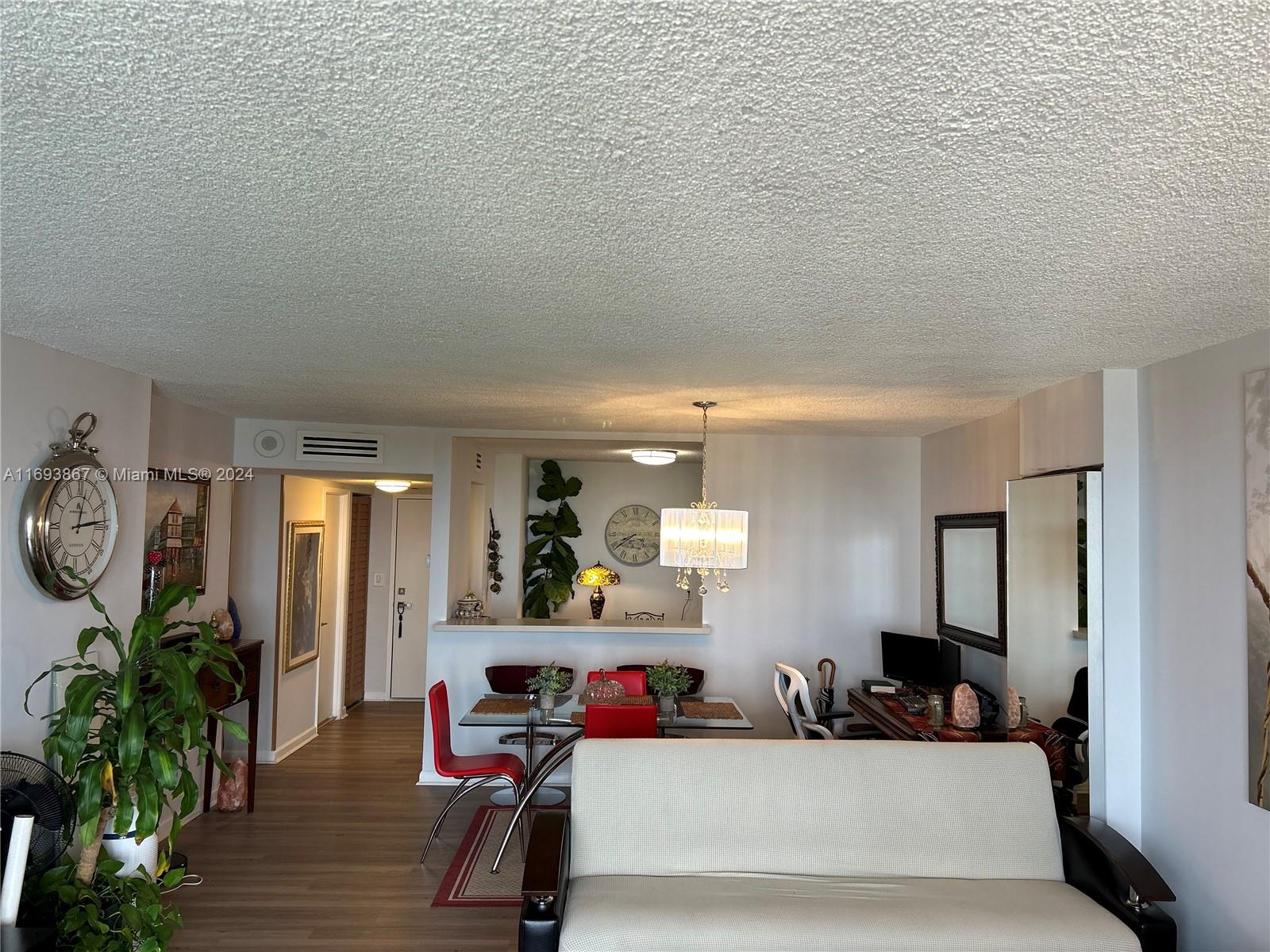 2801 NE 183rd St # 1903W