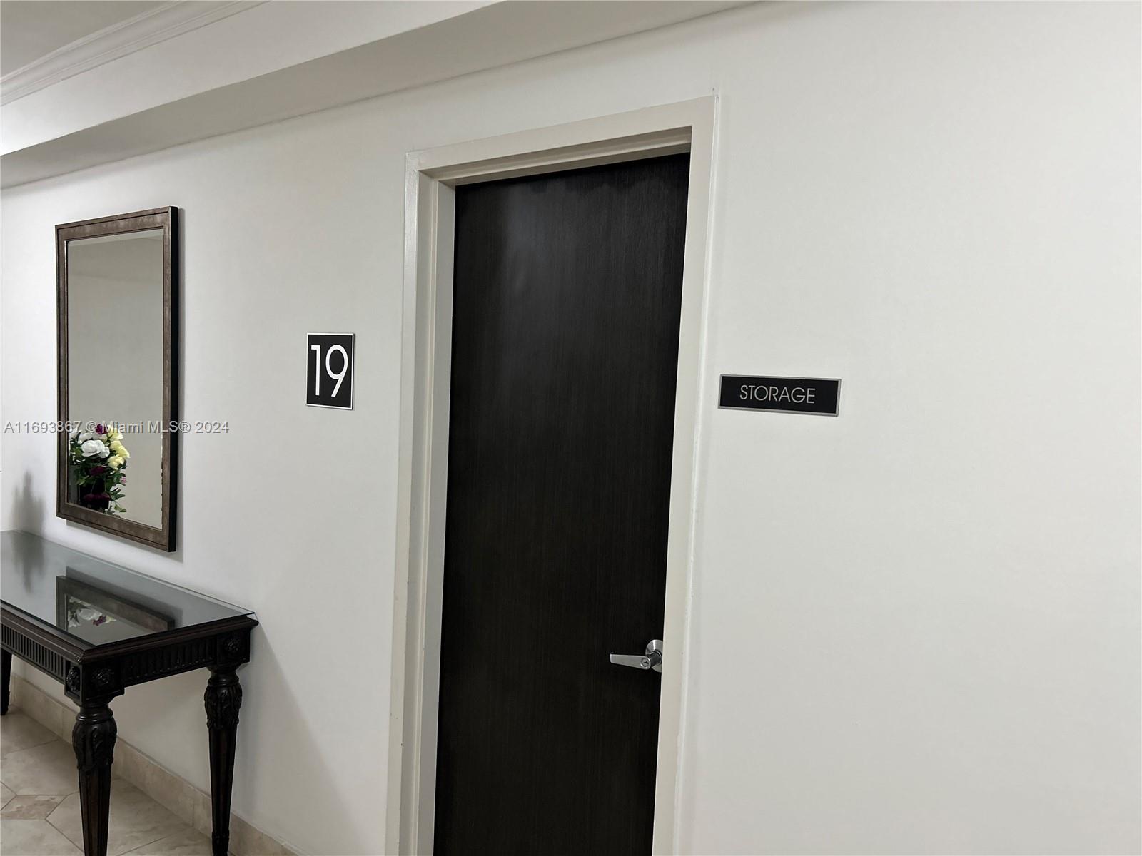 2801 NE 183rd St # 1903W