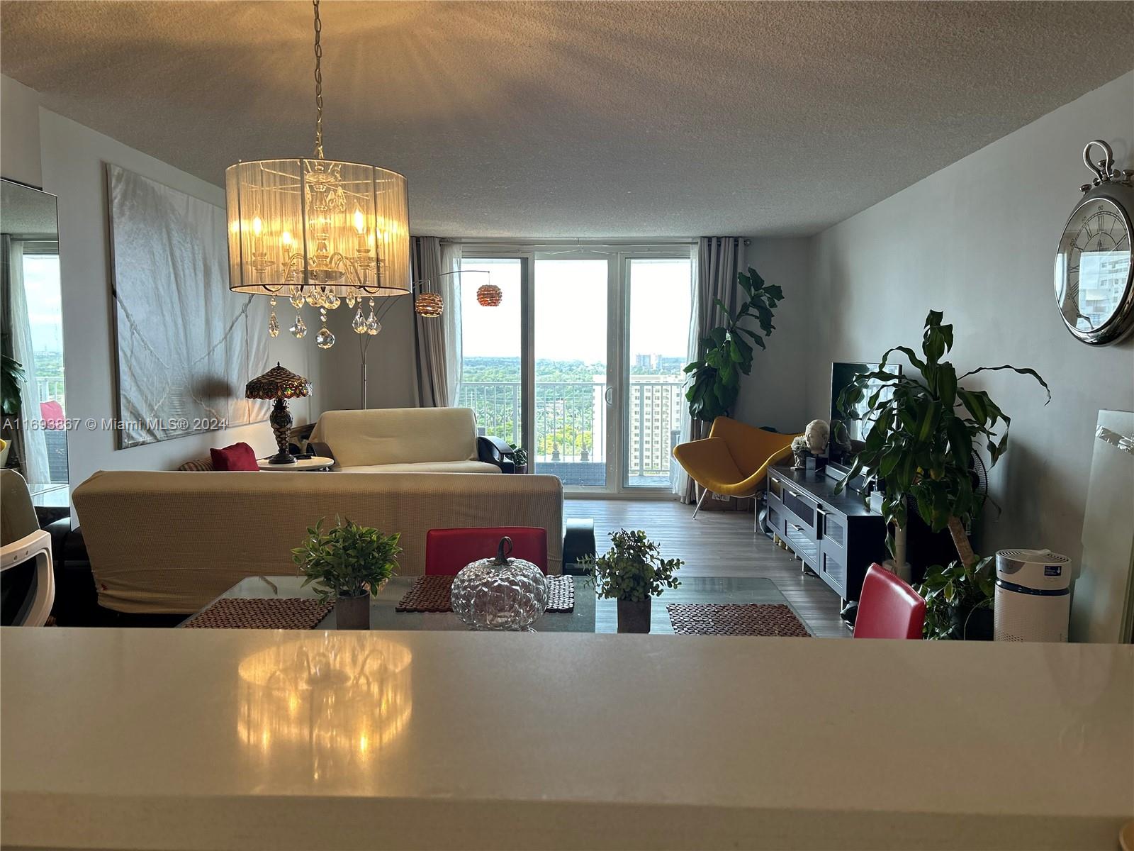 2801 NE 183rd St # 1903W