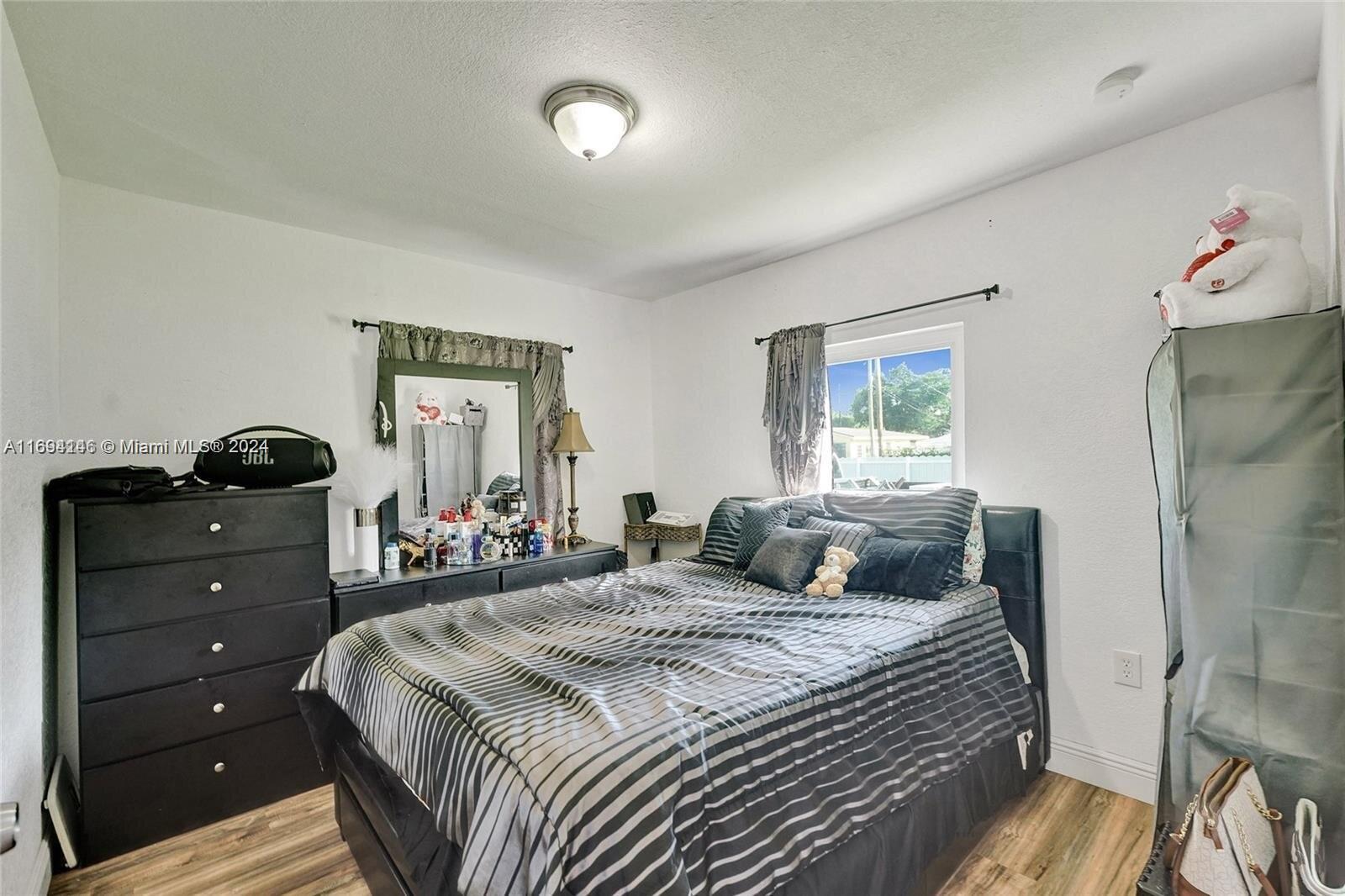 5805 NW 30th Ave # 5805