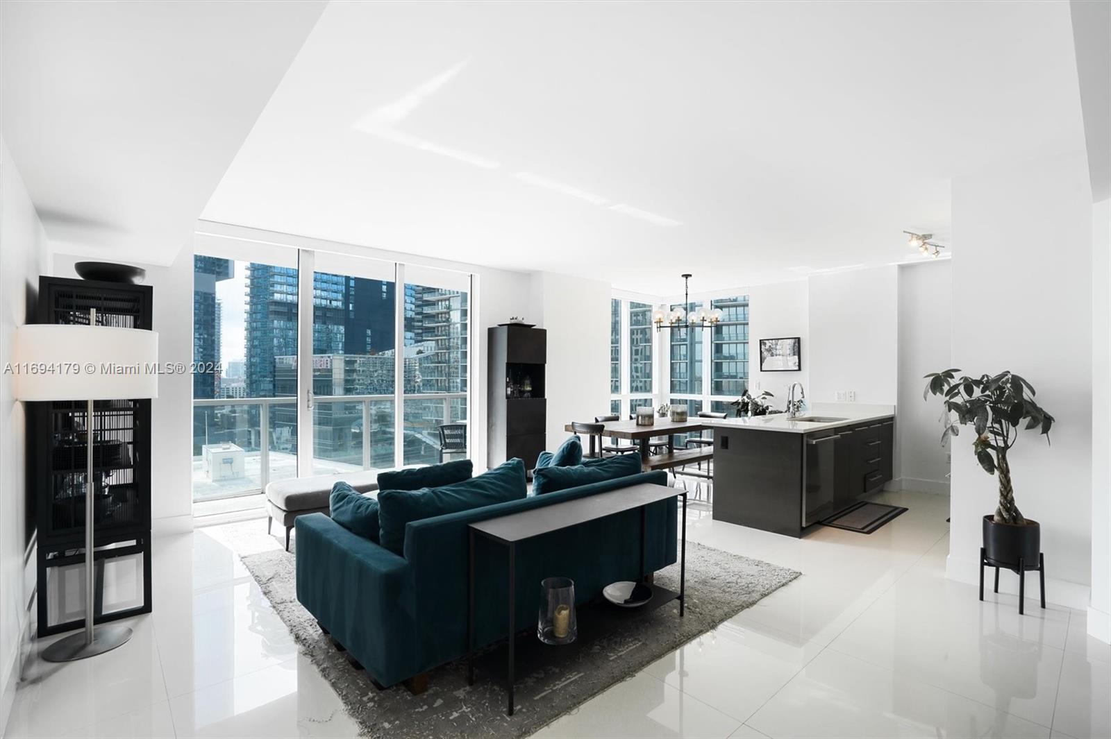 55 SE 6th St # 2002