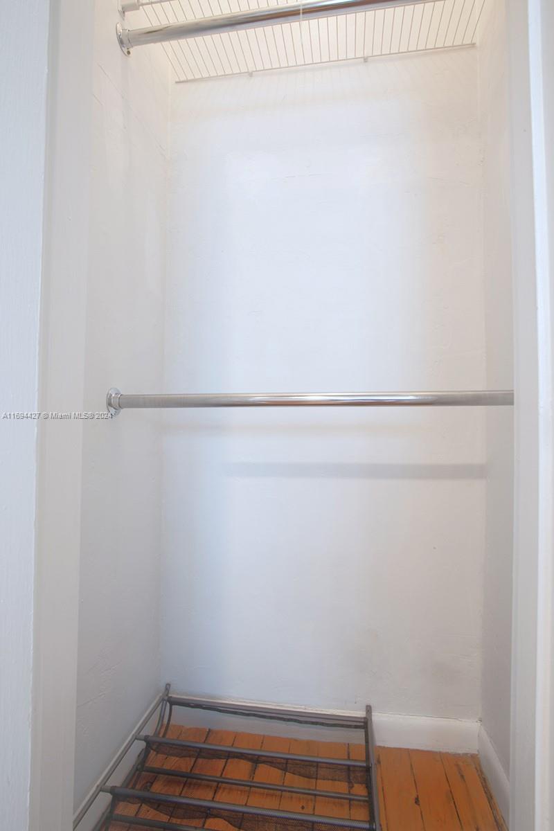 1135 Meridian Ave # 4