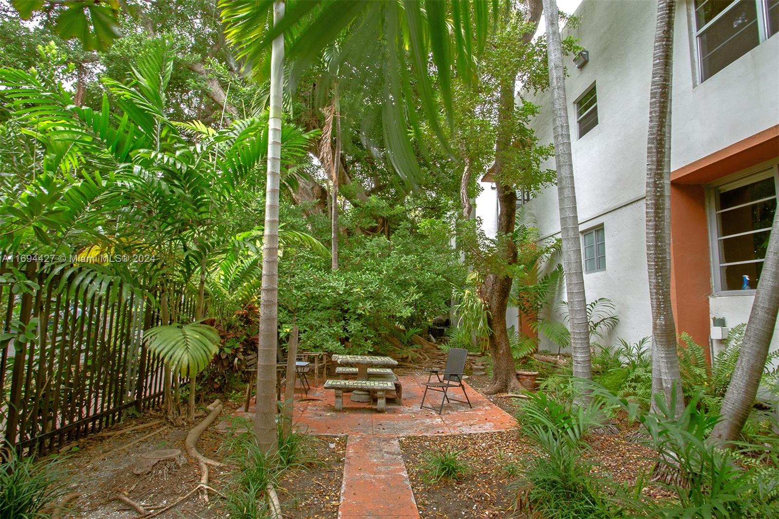 1135 Meridian Ave # 4