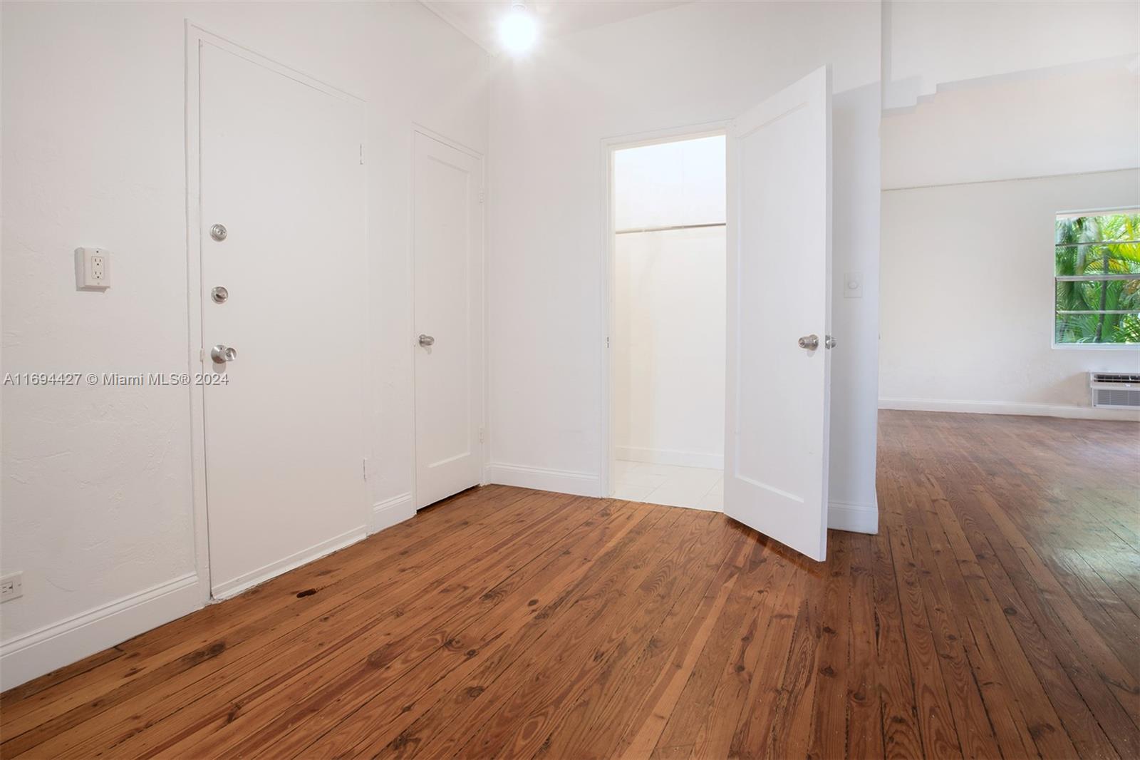 1135 Meridian Ave # 4