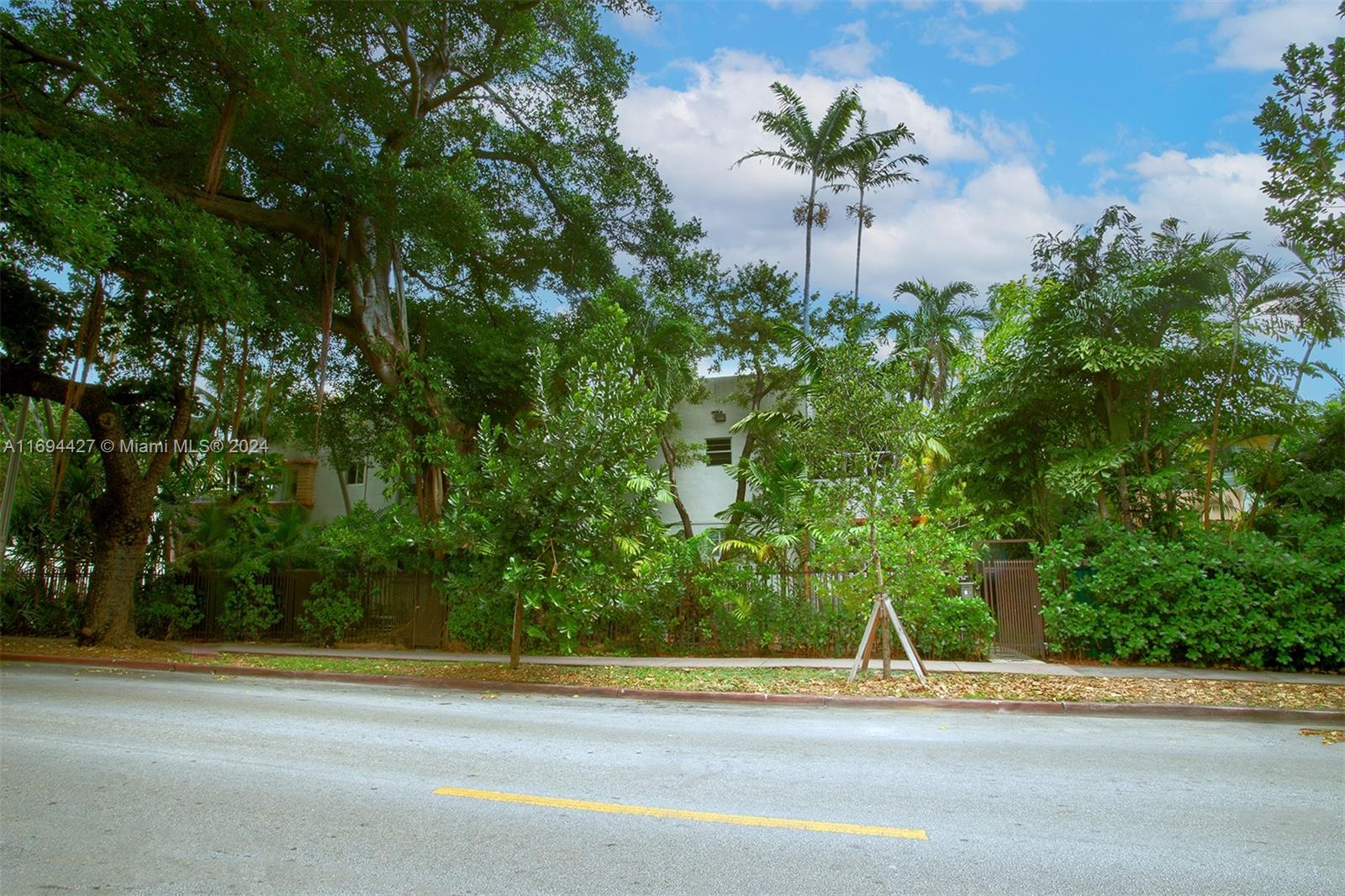 1135 Meridian Ave # 4