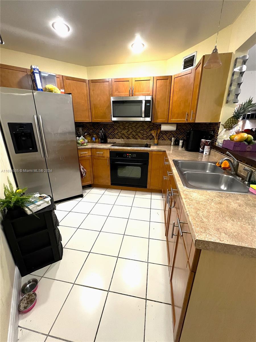 9427 Fontainebleau Blvd # 34 Unit: 208-34