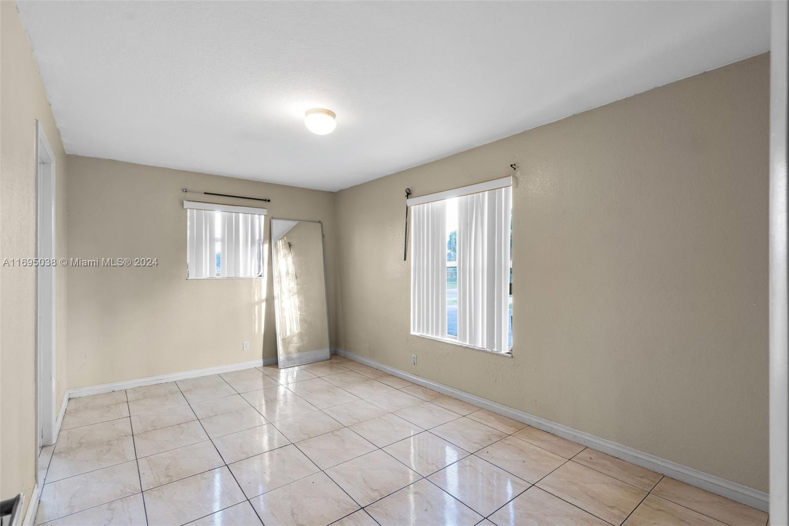 1371 NW 27th Ave # 2 Unit: 1-2