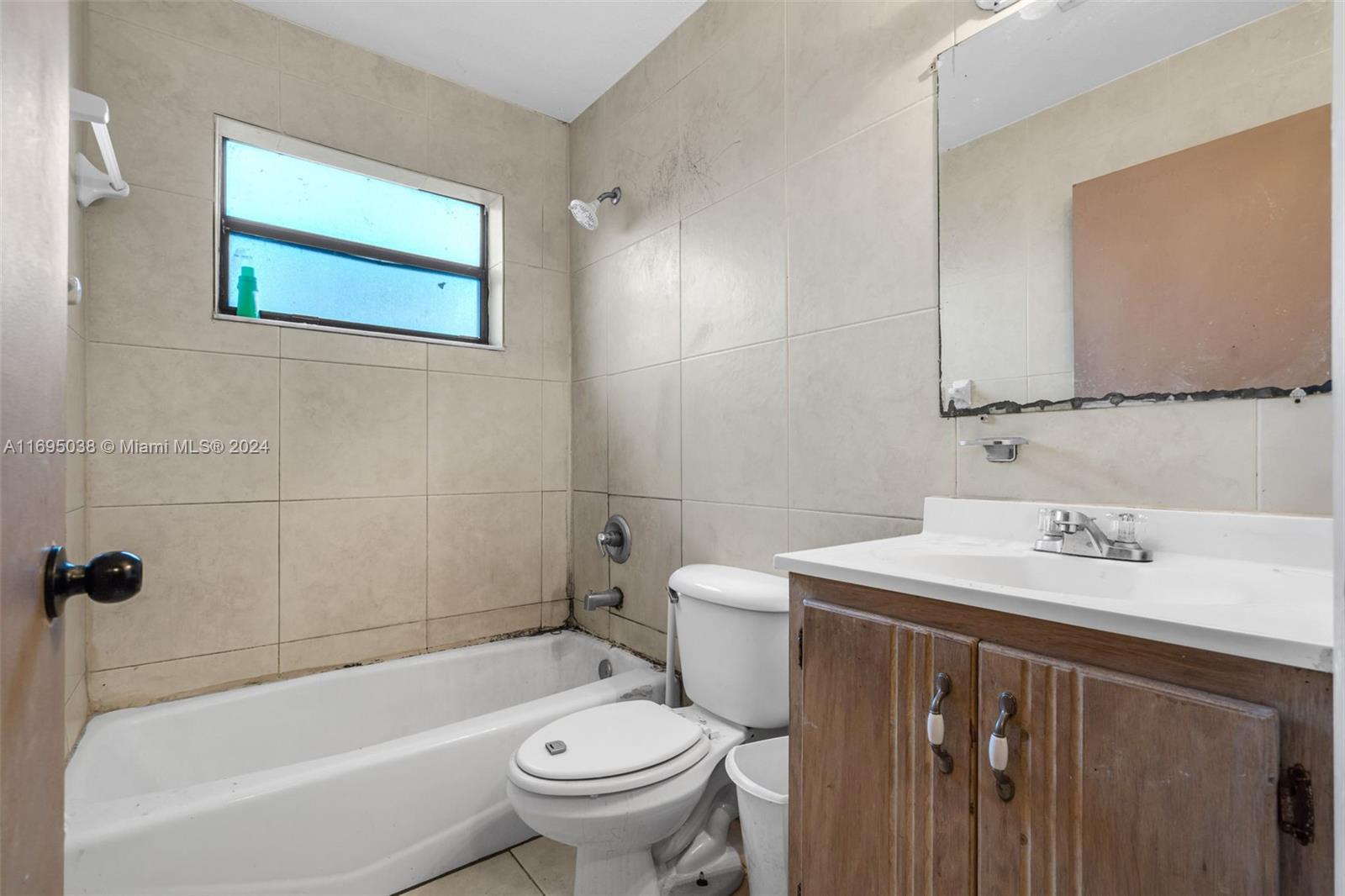 1371 NW 27th Ave # 2 Unit: 1-2