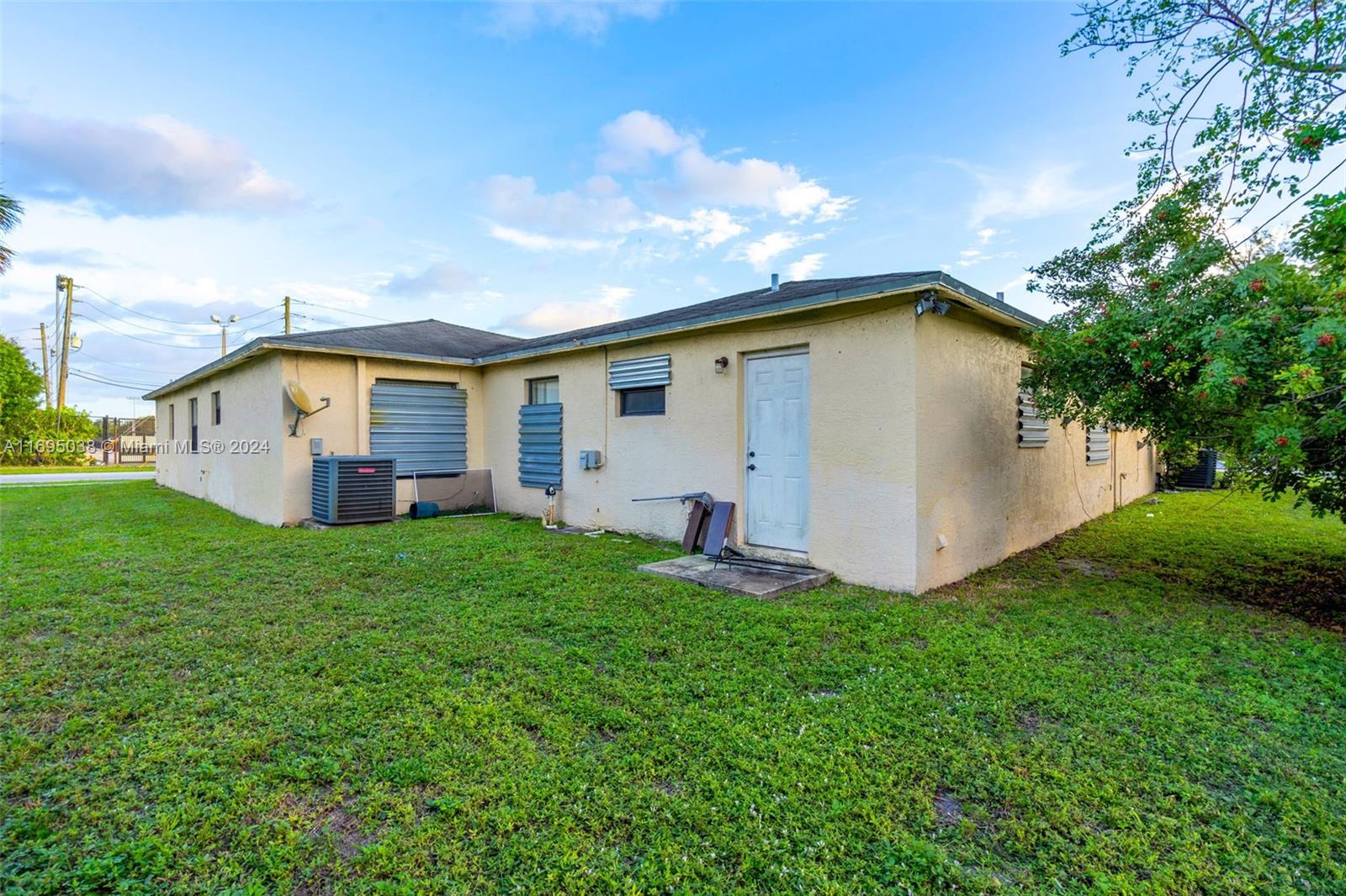 1371 NW 27th Ave # 2 Unit: 1-2