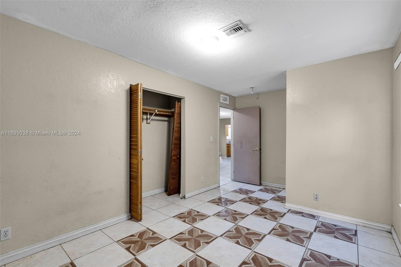 1371 NW 27th Ave # 2 Unit: 1-2