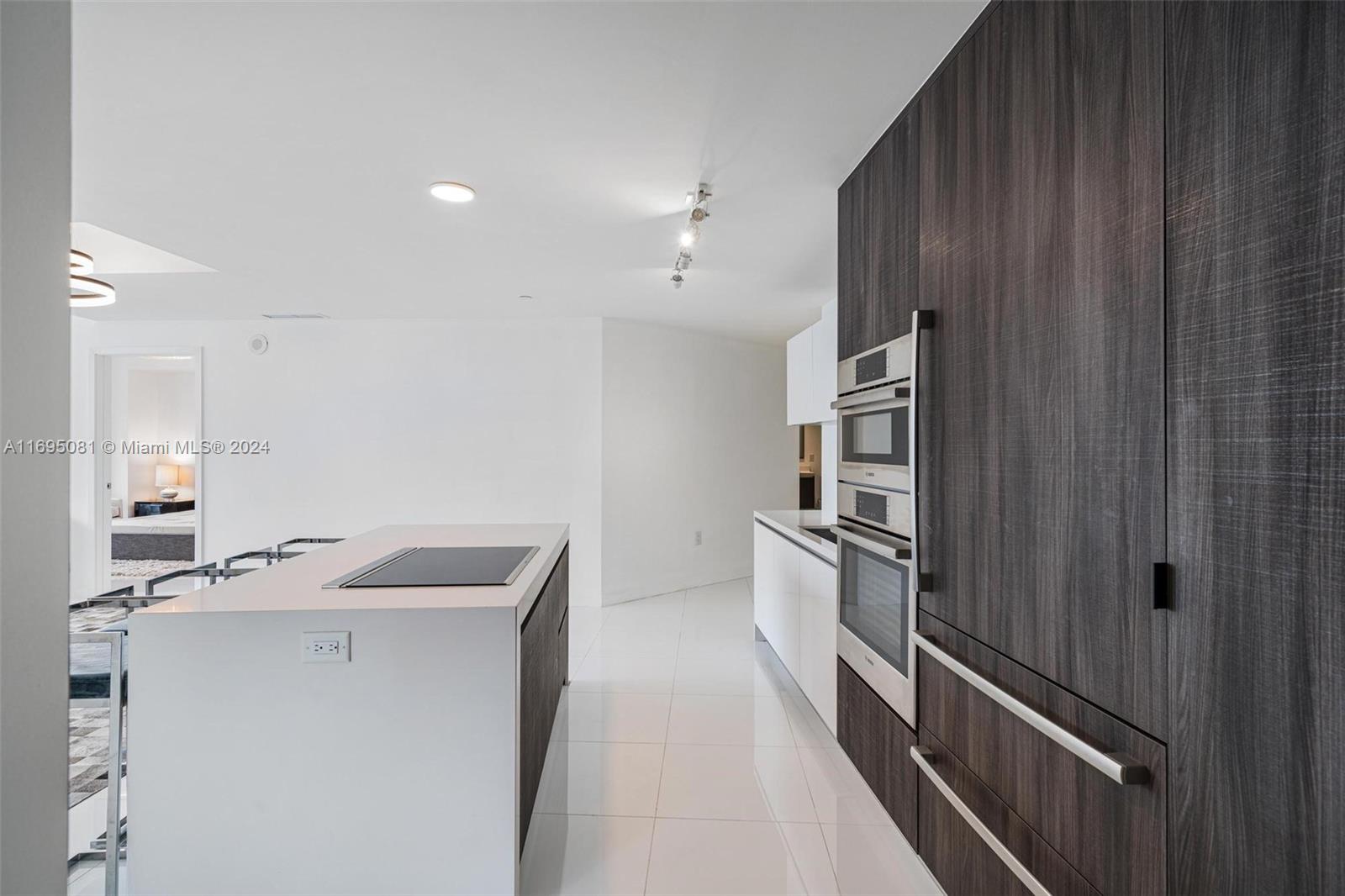 851 NE 1st Ave # 4603