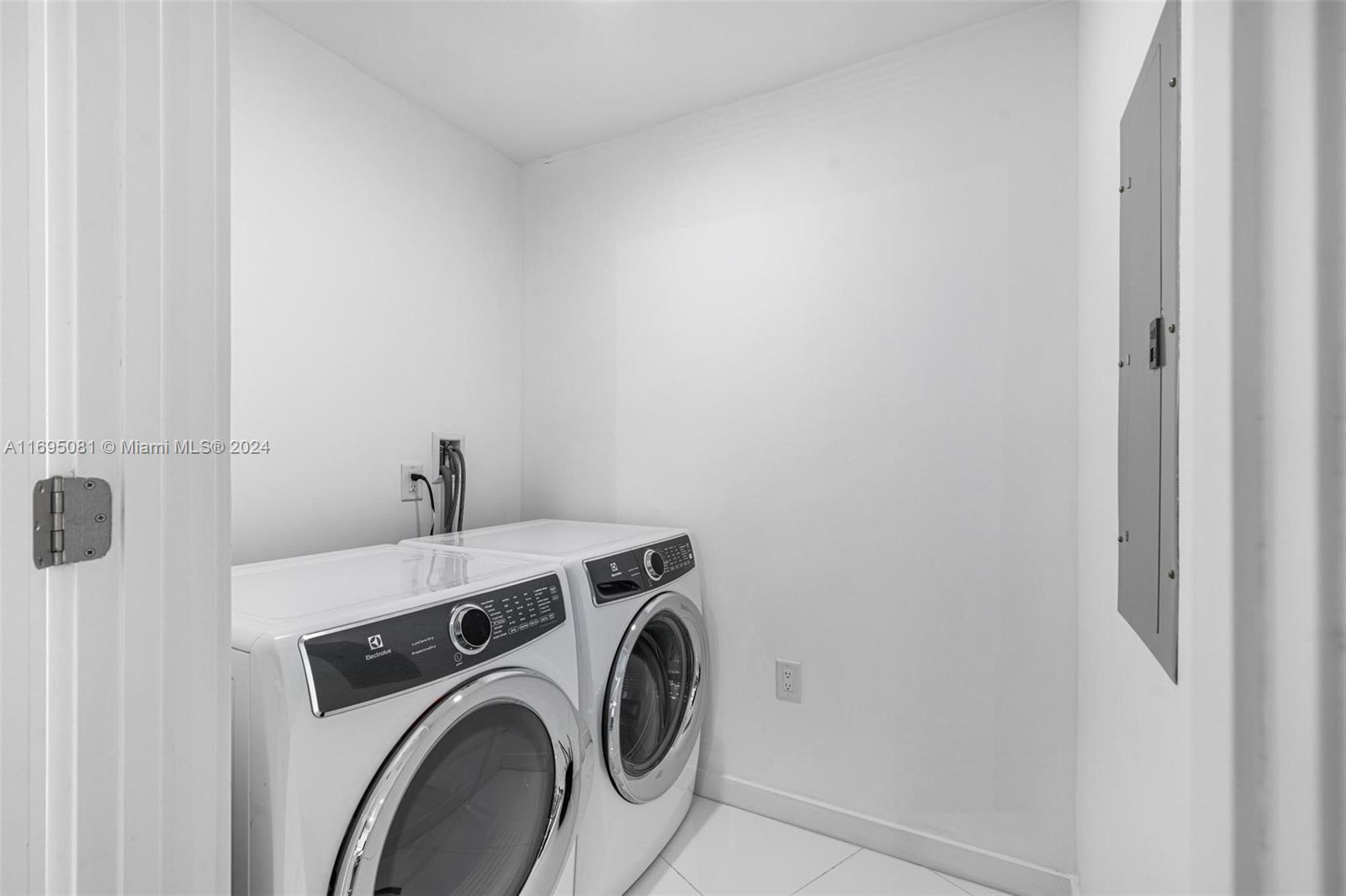 851 NE 1st Ave # 4603