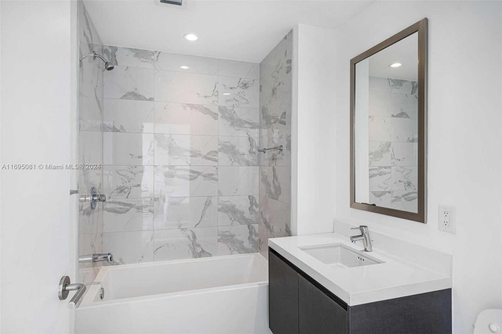 851 NE 1st Ave # 4603