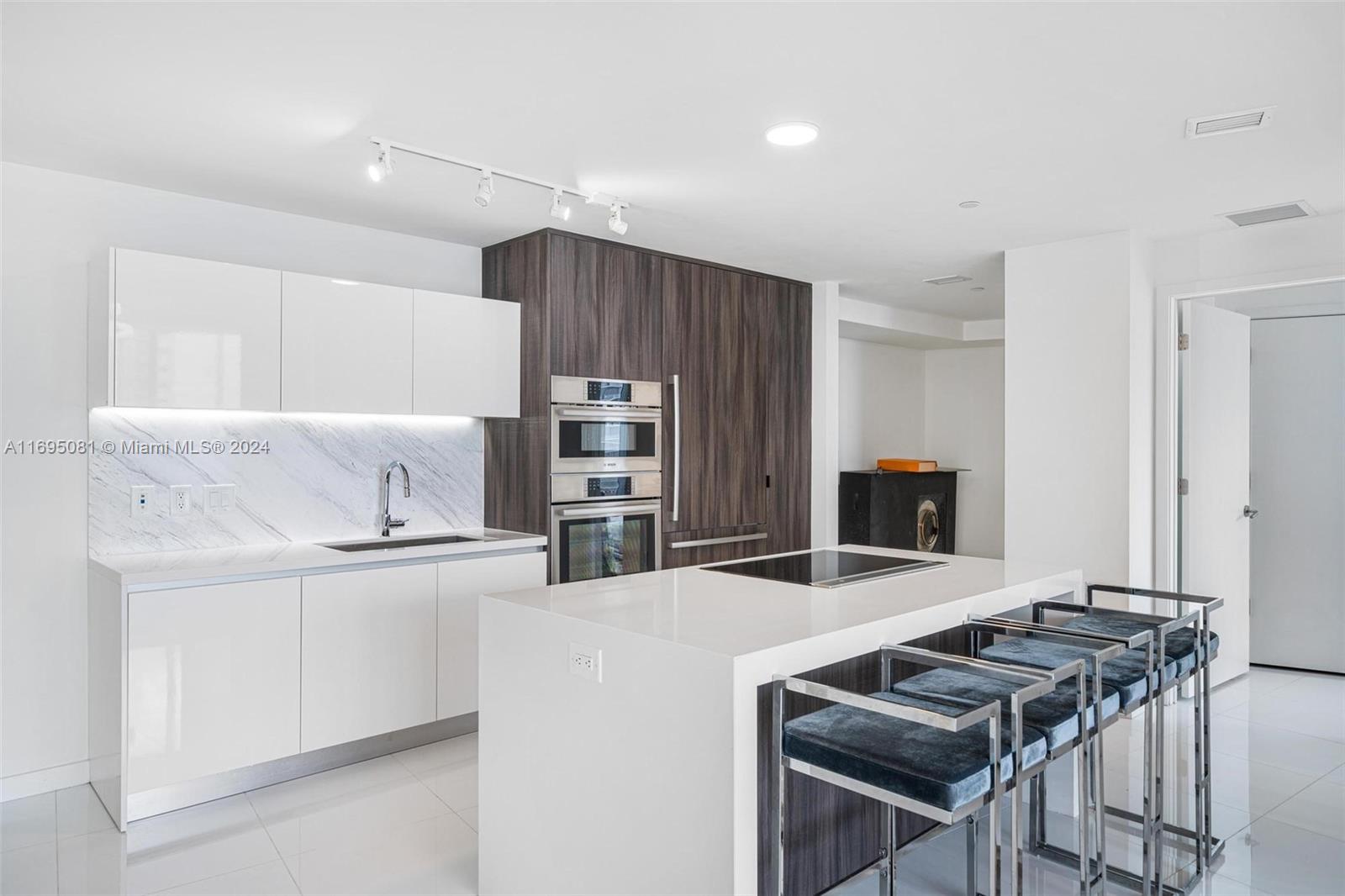 851 NE 1st Ave # 4603