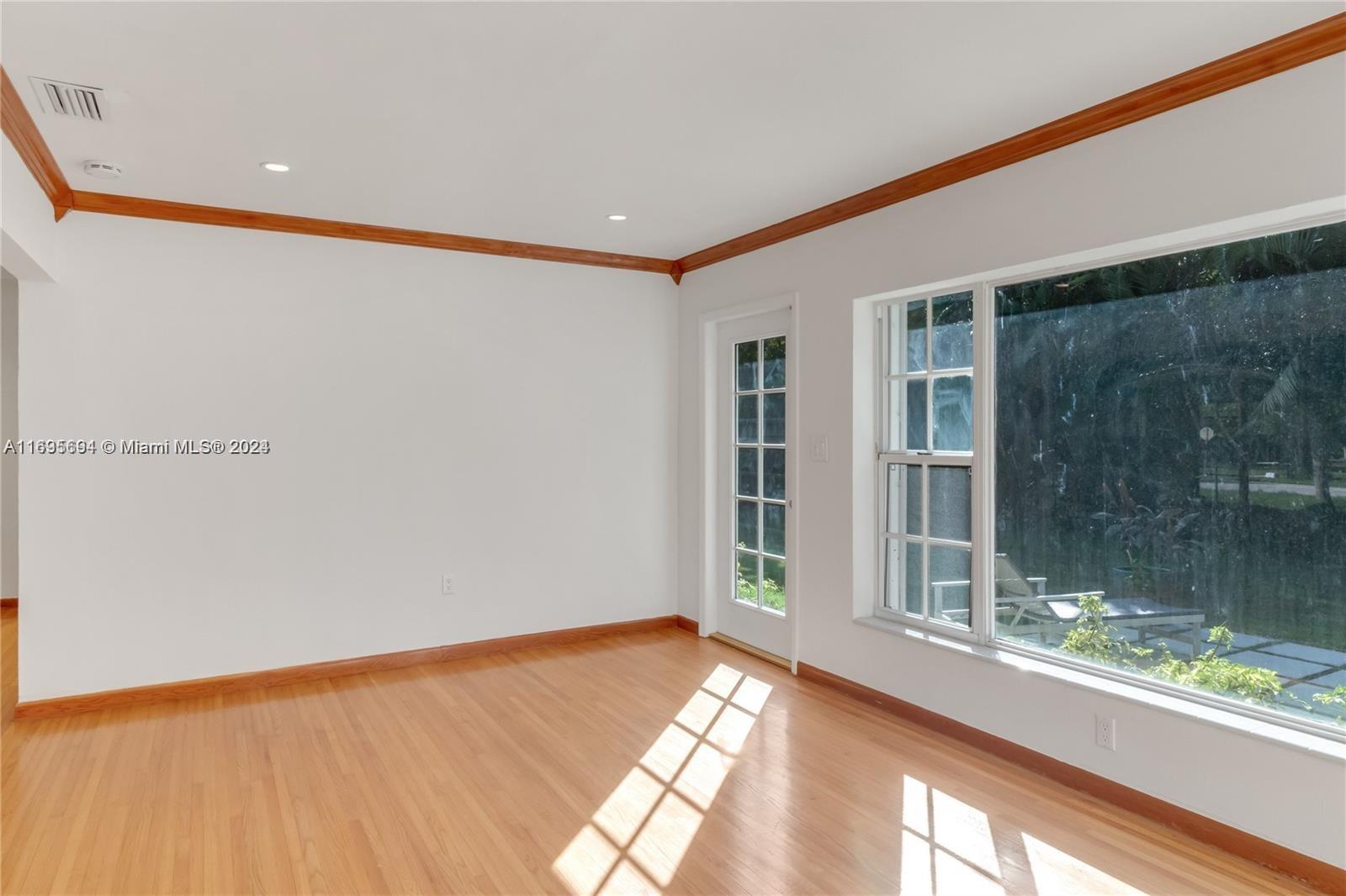 4930 Riviera Dr