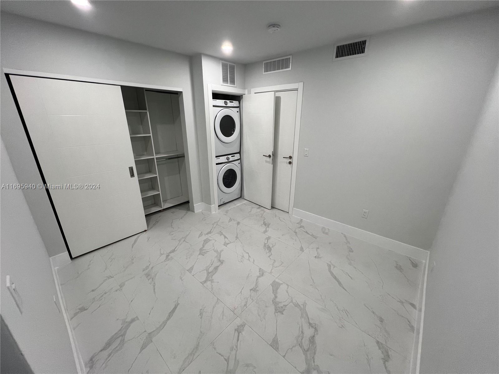944 Jefferson Ave # 8