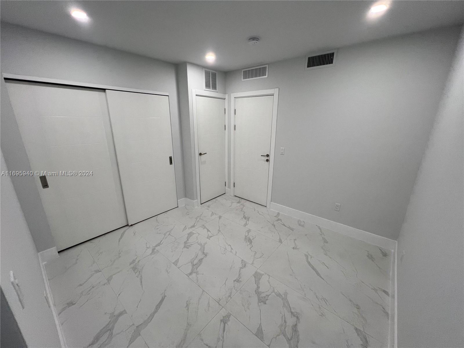 944 Jefferson Ave # 8