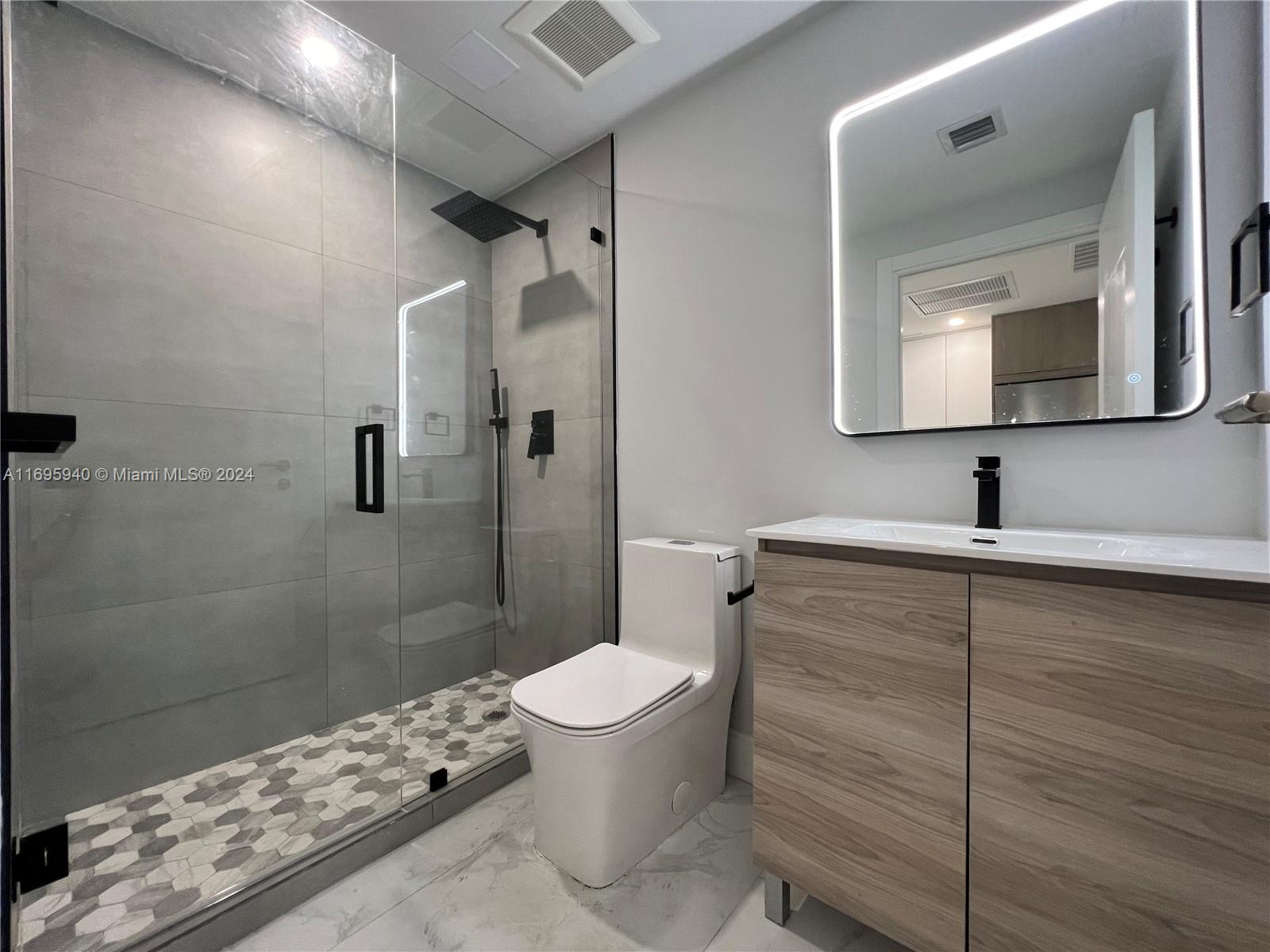 944 Jefferson Ave # 8