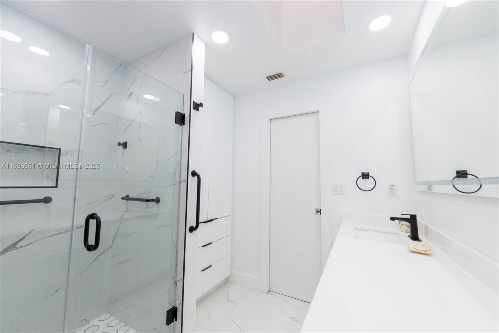 9024 SW 151st Ave Rd