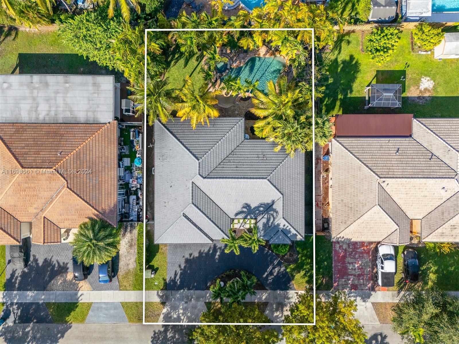 8939 NW 165th Ter