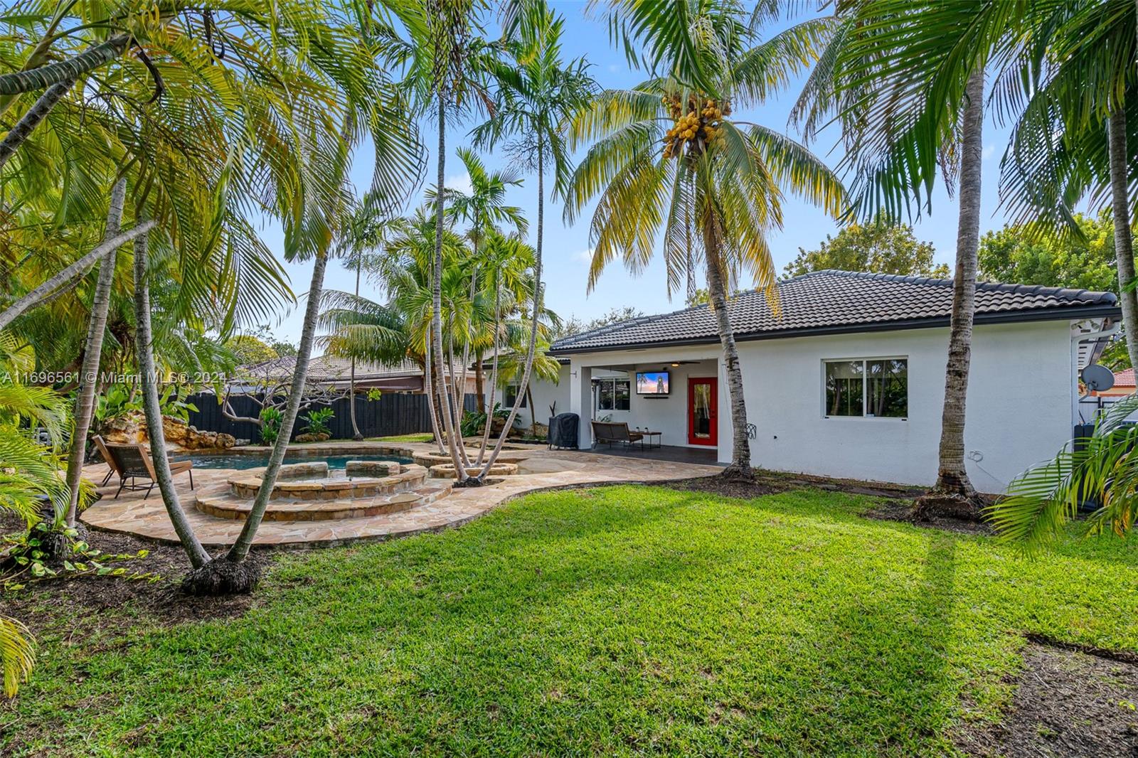 8939 NW 165th Ter