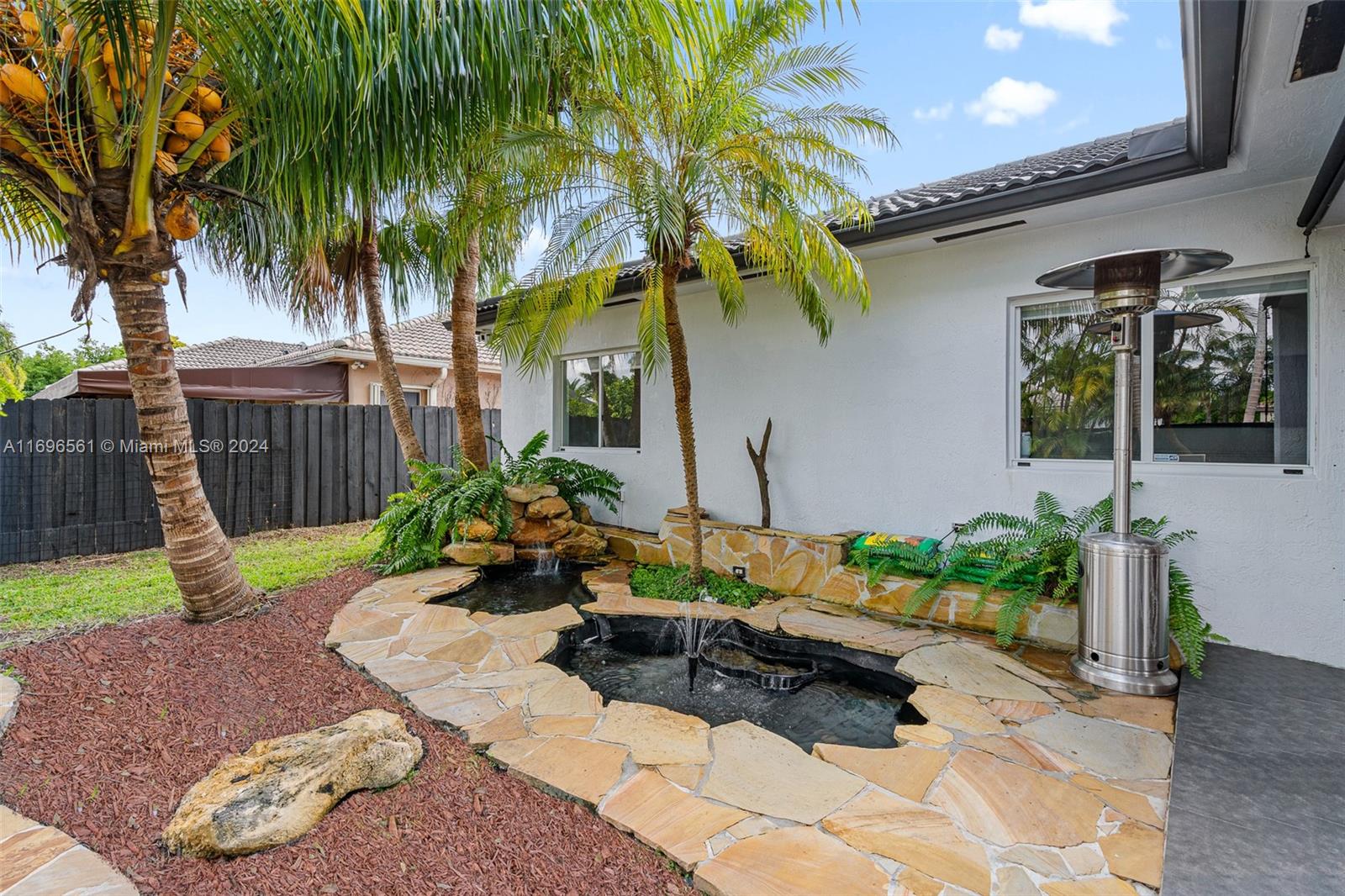 8939 NW 165th Ter