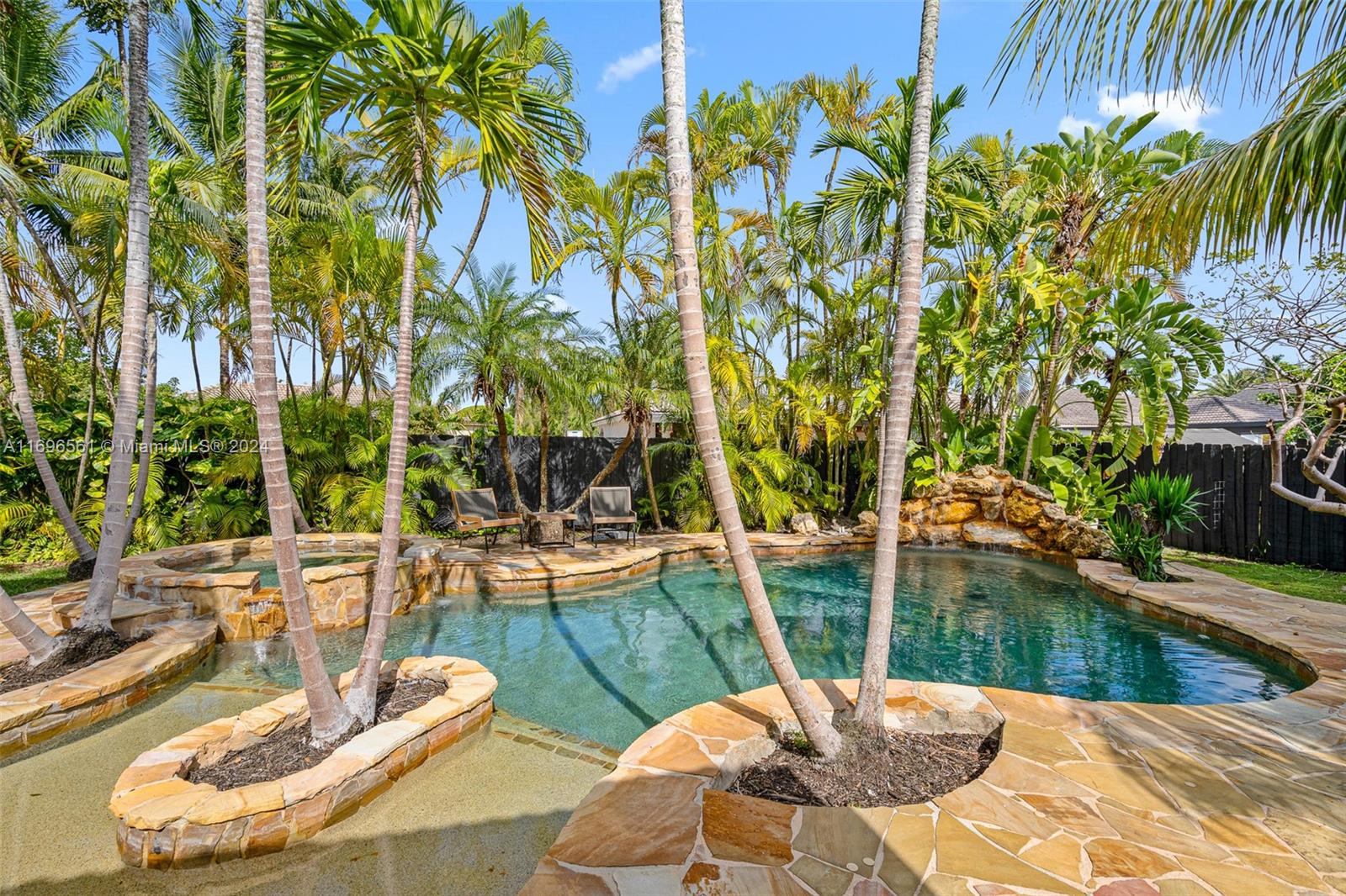 8939 NW 165th Ter