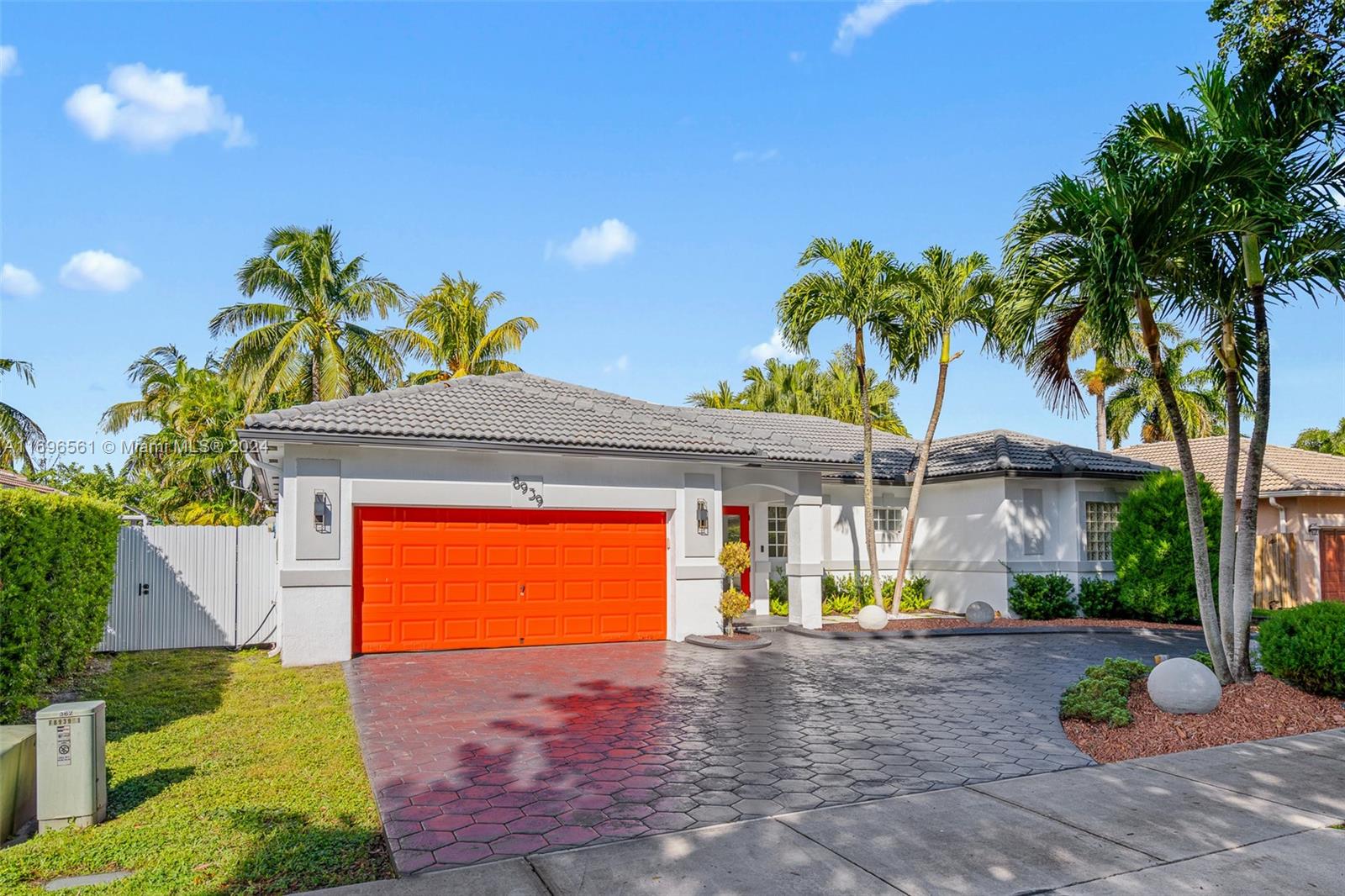 8939 NW 165th Ter
