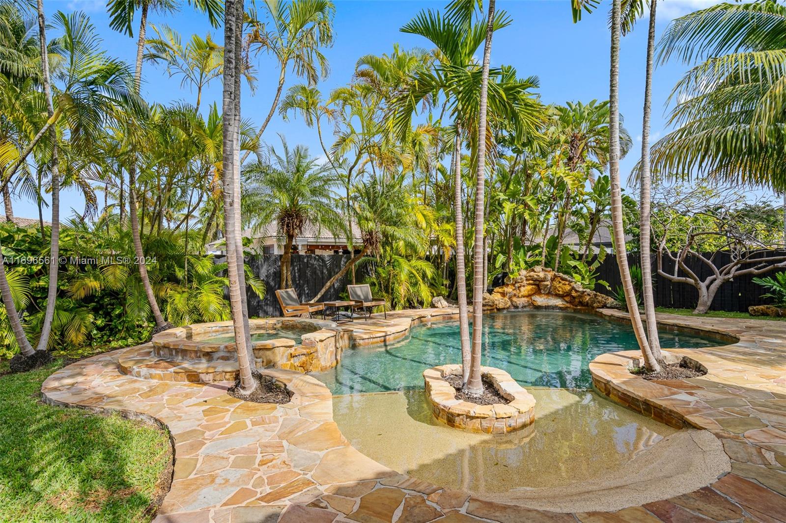 8939 NW 165th Ter