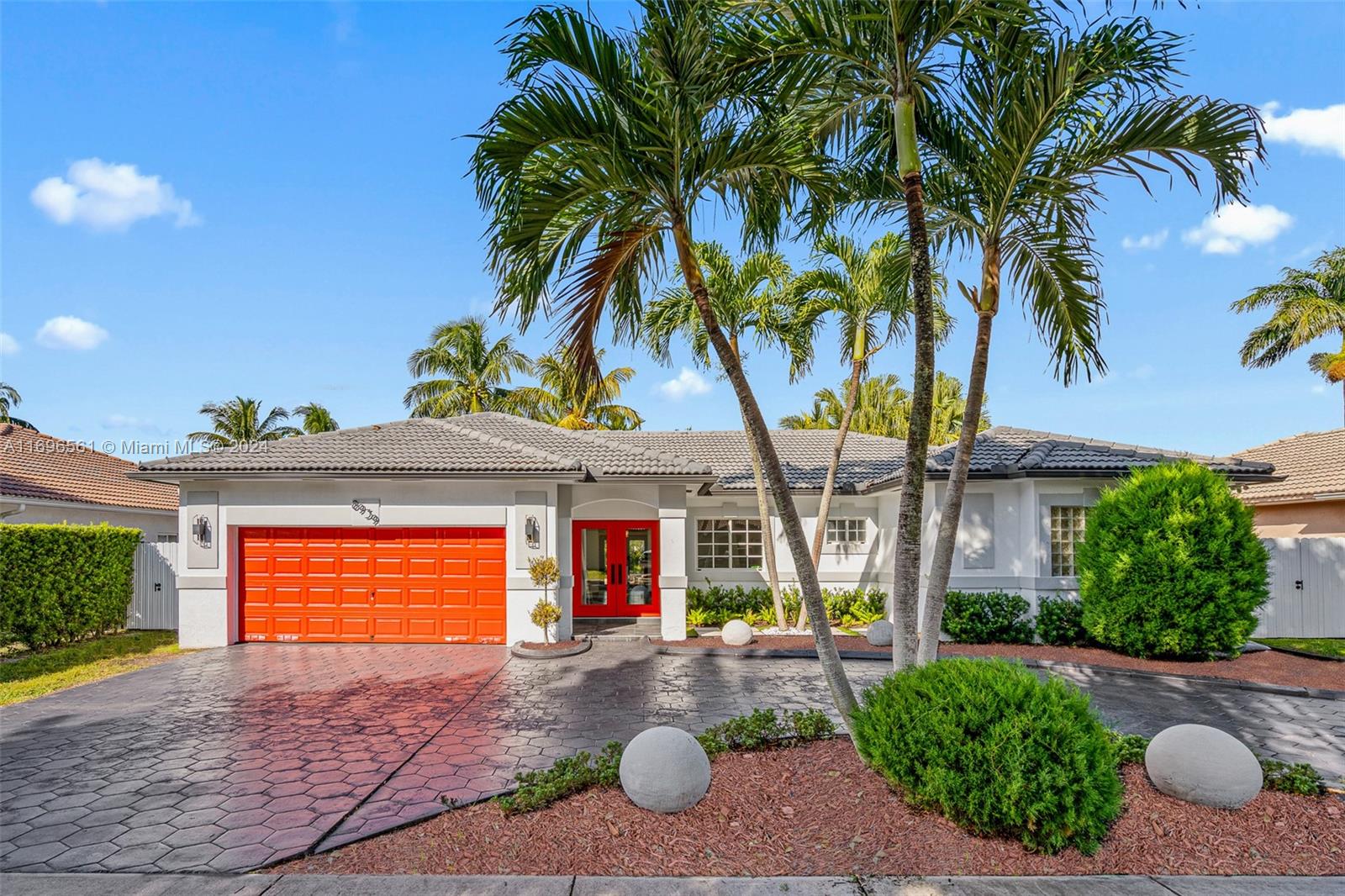8939 NW 165th Ter